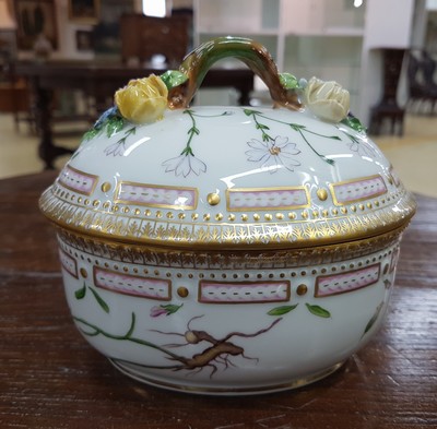 27052573f - Deckeldose/Deckelsauciere, Royal, Copenhagen, Flora Danica, Cerastium alpinum Vahl, ...