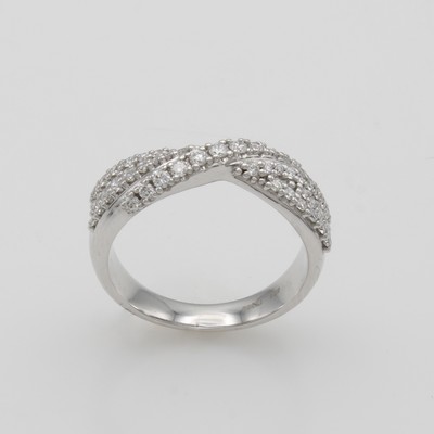 27052593a - Ring mit Brillanten, WG 585/000, 49 Brill. in überkreuzter Schiene gef. zus. ca. 0.55 ...