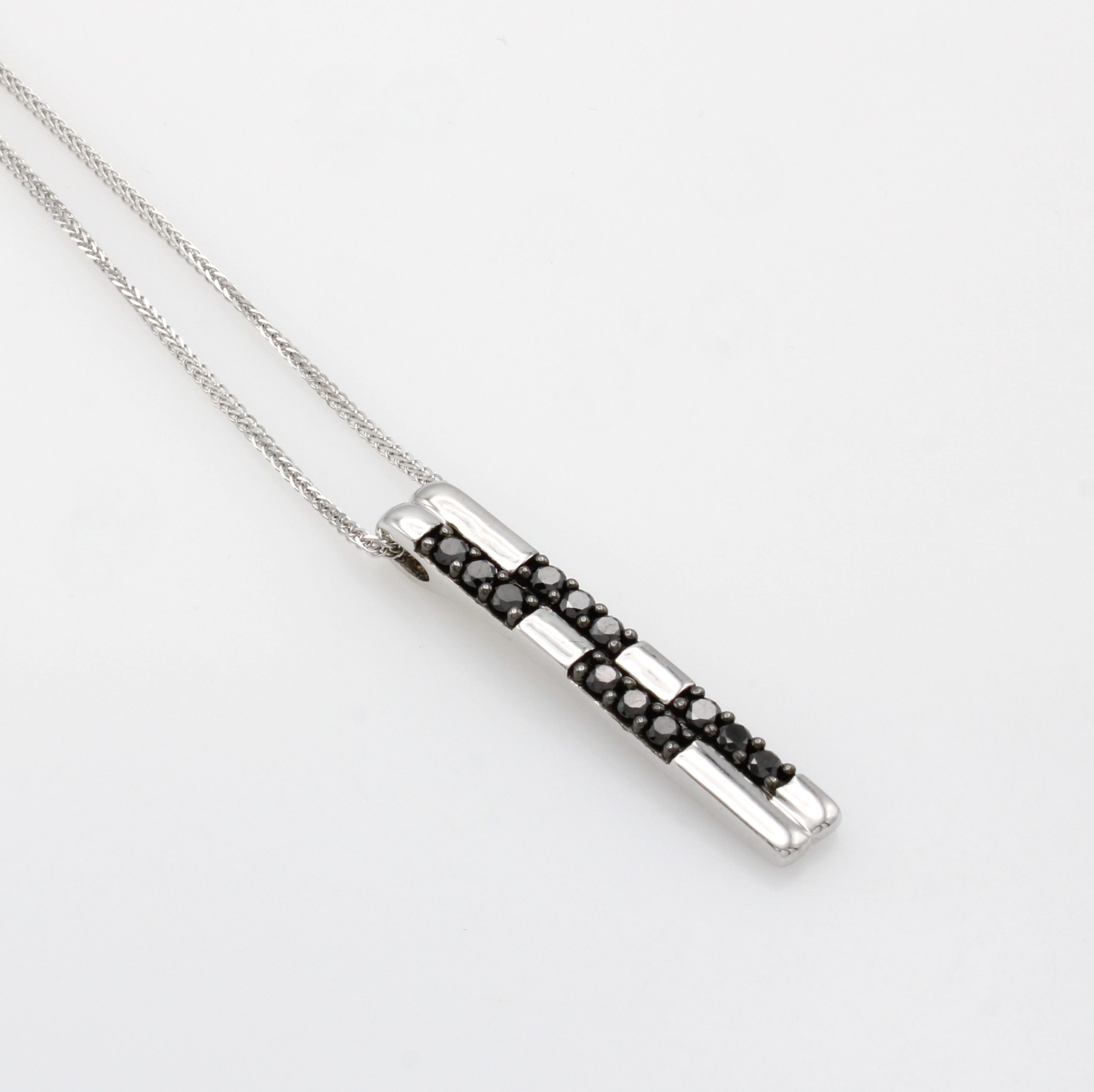 Image 27052604 - Anhänger mit schwarzen Diamanten an Kette, WG 585/000, Stabform, 12 Diam. zus. ca. 0.50 ...