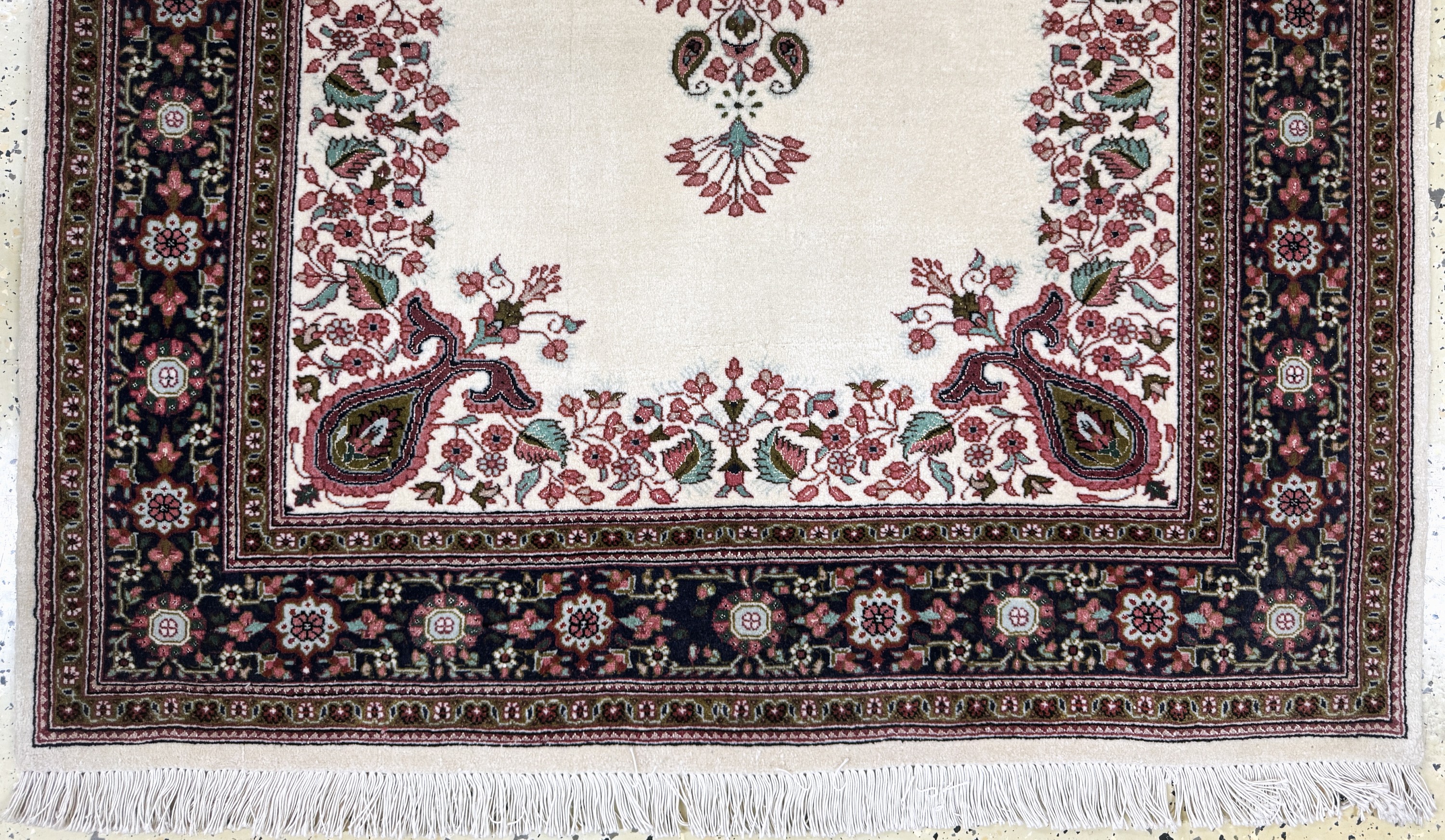 Detail c: Täbriz fein(50 Raj), Persien, Ende 20.Jhd, Korkwolle mit Seide, ca. 153 x 108 cm, ca. 500.000 Kn/qm, EHZ: 1-2
