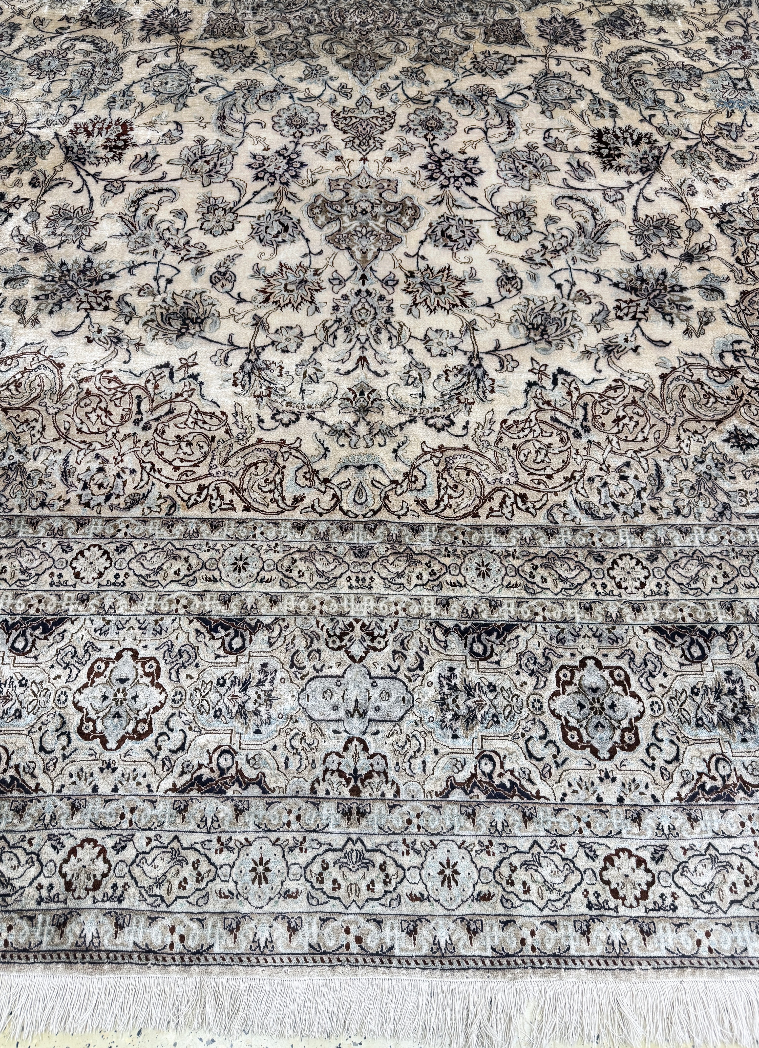Detail b: Seltener Seiden Nain Persien, signiert"Habibian", Mitte 20.Jhd, reine Naturseide, ca. 390 x 254 cm, ca. 1,0 Mio. Kn/qm, gereinigt, EHZ: 2