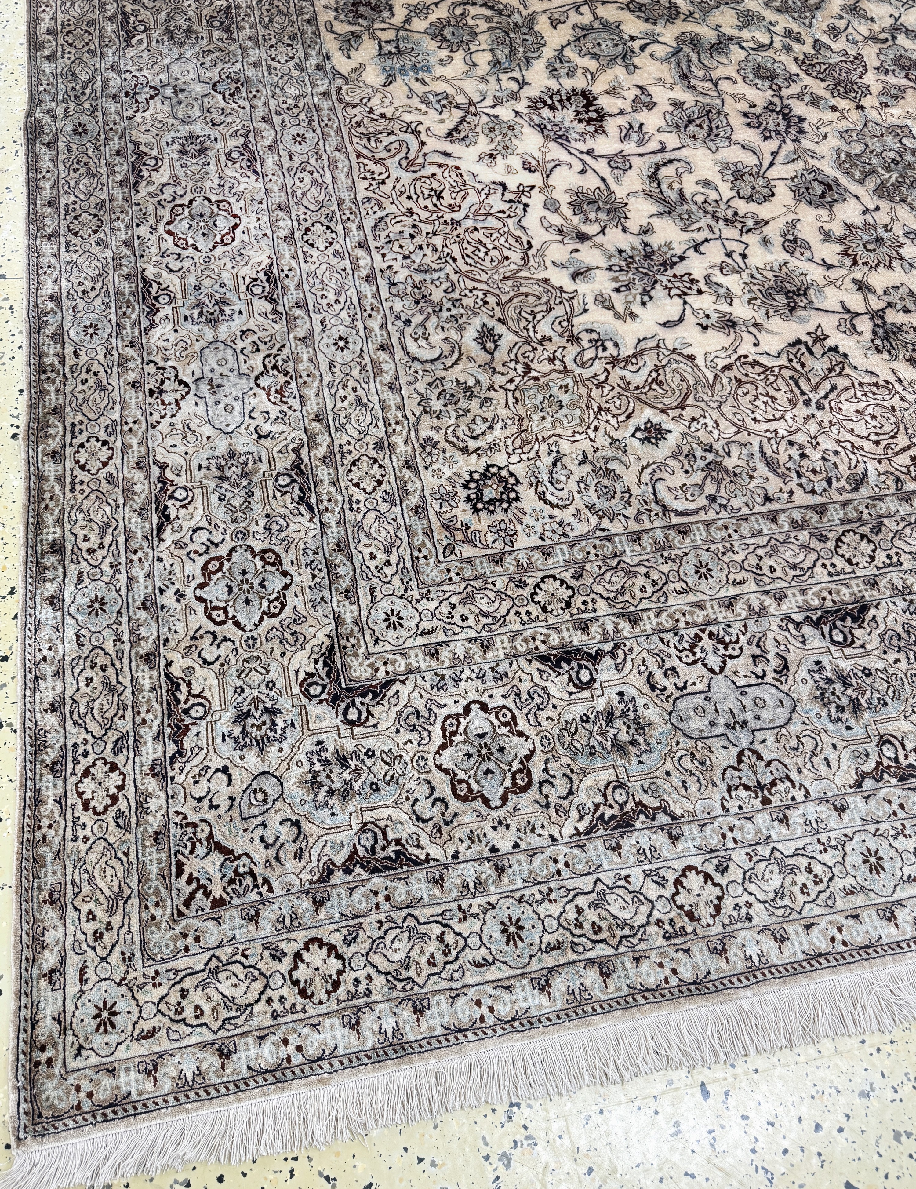 Detail c: Seltener Seiden Nain Persien, signiert"Habibian", Mitte 20.Jhd, reine Naturseide, ca. 390 x 254 cm, ca. 1,0 Mio. Kn/qm, gereinigt, EHZ: 2