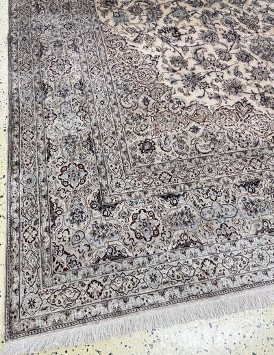 27052699c - Seltener Seiden Nain Persien, signiert´Habibian´, Mitte 20.Jhd, reine Naturseide, ca. ...