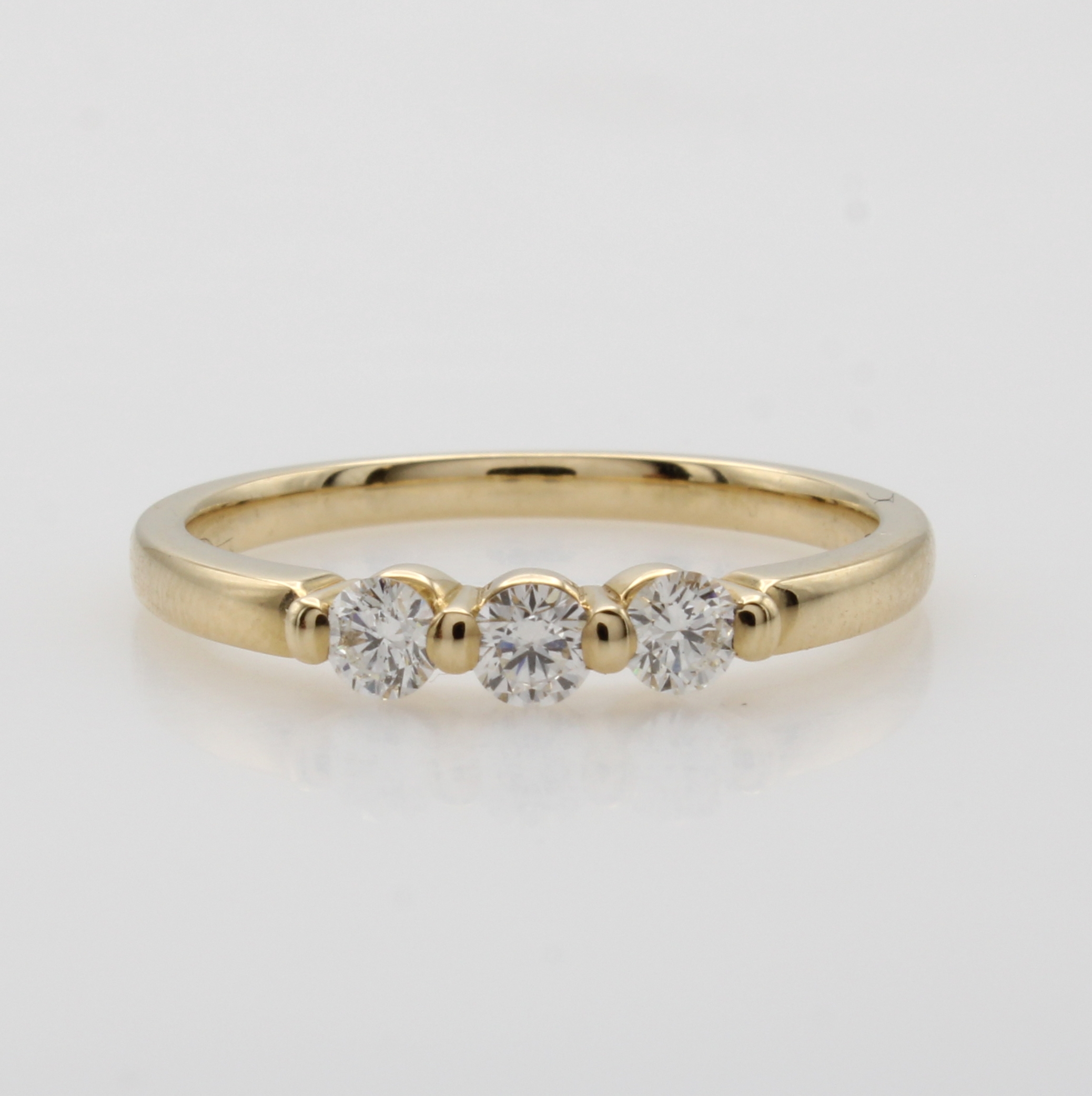 Image 27052705 - Ring mit Brillanten, GG 585/000, 3 Brill. zus. ca. 0.40 ct Weiß/si, RW ca. 60 ...