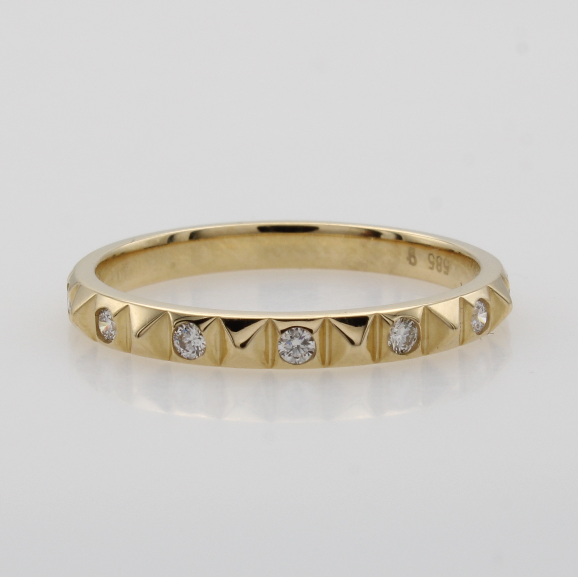 Image 27052717 - Ring mit Brillanten, GG 585/000, Ringschienez.T. pyramidenf., 7 Brill. zus. ca. 0.15 ct ...