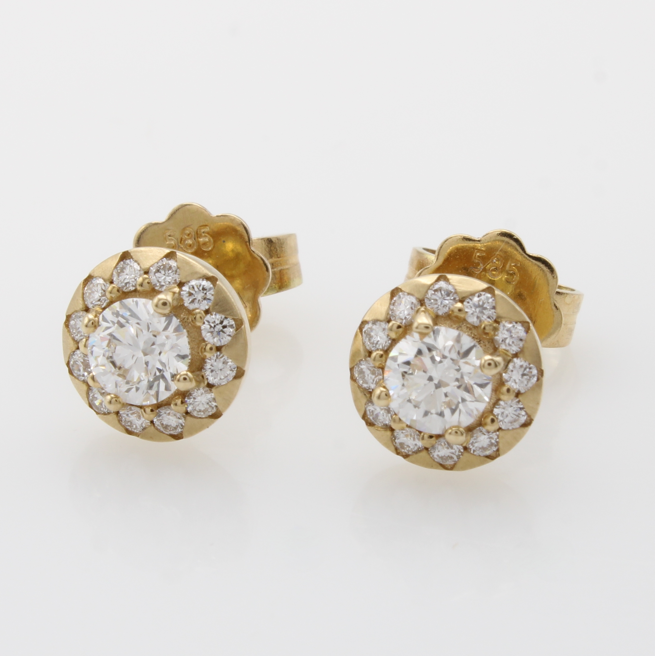 Image 27052749 - Paar Ohrstecker mit Brillanten, GG 585/000, 2 Solitäre zus. ca. 0.50 ct Weiß/si ...