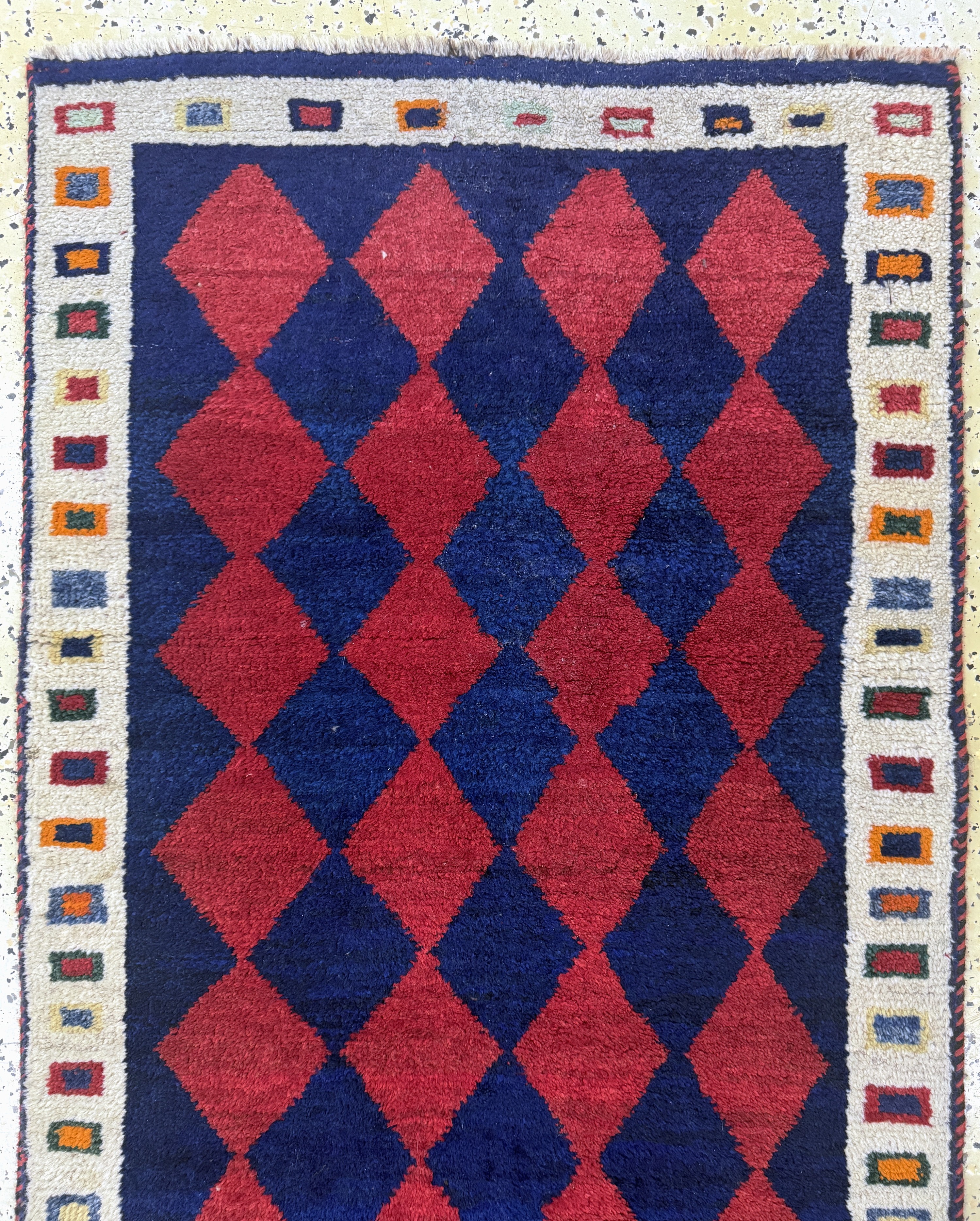 Detail a: Gabbeh alt, Persien, Mitte 20.Jhd, Wolle auf Wolle, ca. 185 x 85 cm, EHZ: 2