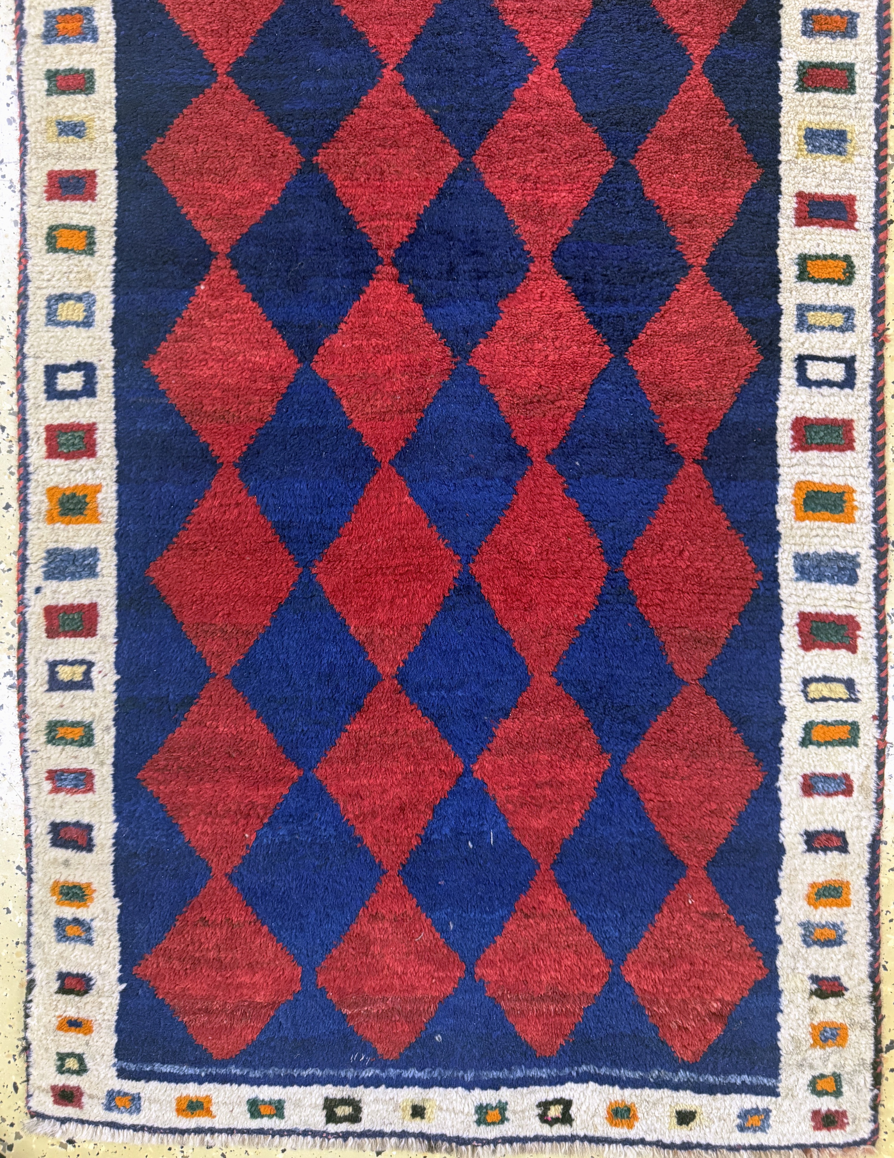 Detail b: Gabbeh alt, Persien, Mitte 20.Jhd, Wolle auf Wolle, ca. 185 x 85 cm, EHZ: 2