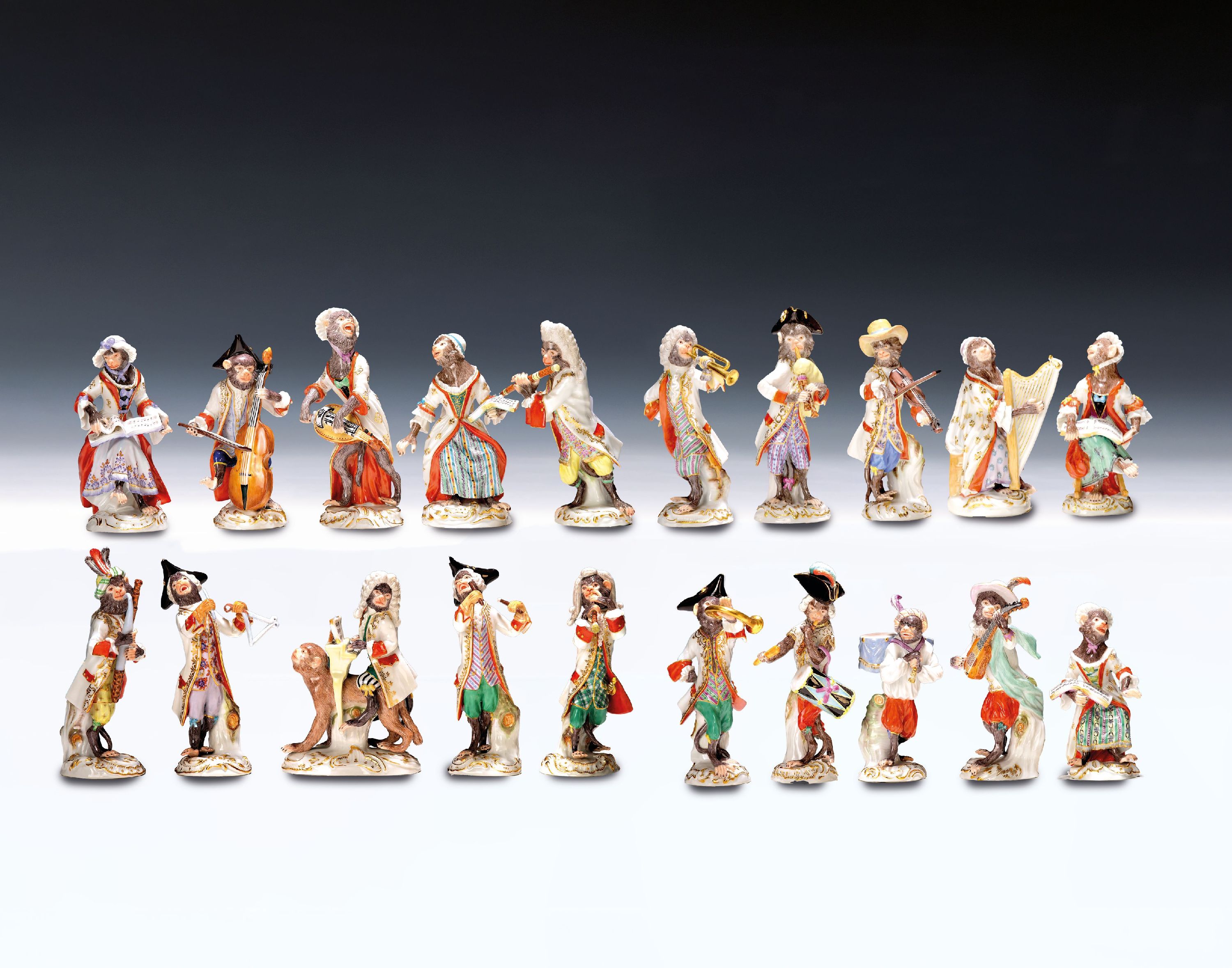 Detail a: Die Affenkapelle, 21 Figuren und Notenständer, Meissen, Entw. J.J. Kaendler 1753/54, Ausführung nach 1945, 1.Wahl, Porzellan, polychrom handbemalt ...