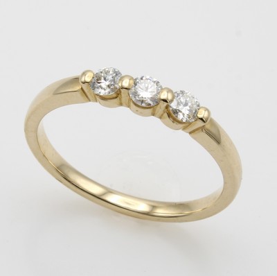 27052705a - Ring mit Brillanten, GG 585/000, 3 Brill. zus. ca. 0.40 ct Weiß/si, RW ca. 60 ...