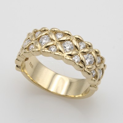 27052709a - Ring mit Brillanten, GG 585/000, 16 Brill. zus. ca. 0.90 ct Weiß/si, RW ca. 55 ...