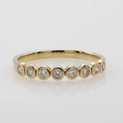 Image Ring mit Brillanten, GG 585/000, 8 Brill. in Zargenf. zus. ca. 0.20 ct Weiß/lupenrein, ...