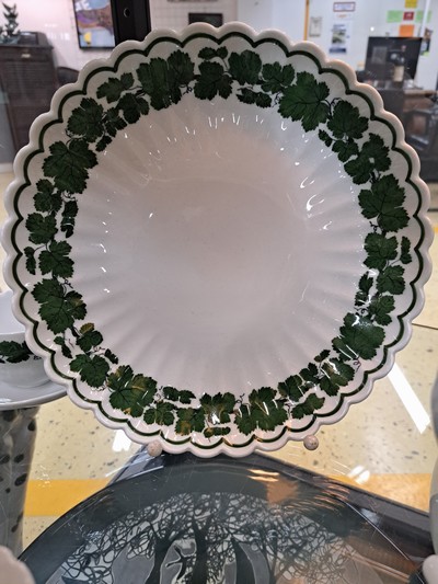 27052723e - Kaffeeservice Weinlaub, Meissen, 20.Jh., Porzellan, 6 Tassen (1x 2.Wahl) mit UT, 6 ...