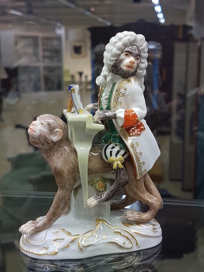 27052753q - Die Affenkapelle, 21 Figuren und Notenständer, Meissen, Entw. J.J. Kaendler 1753/54, ...