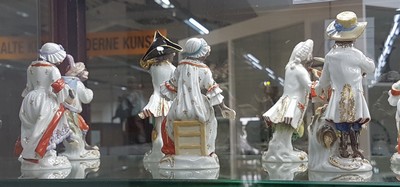 27052753x - Die Affenkapelle, 21 Figuren und Notenständer, Meissen, Entw. J.J. Kaendler 1753/54, ...