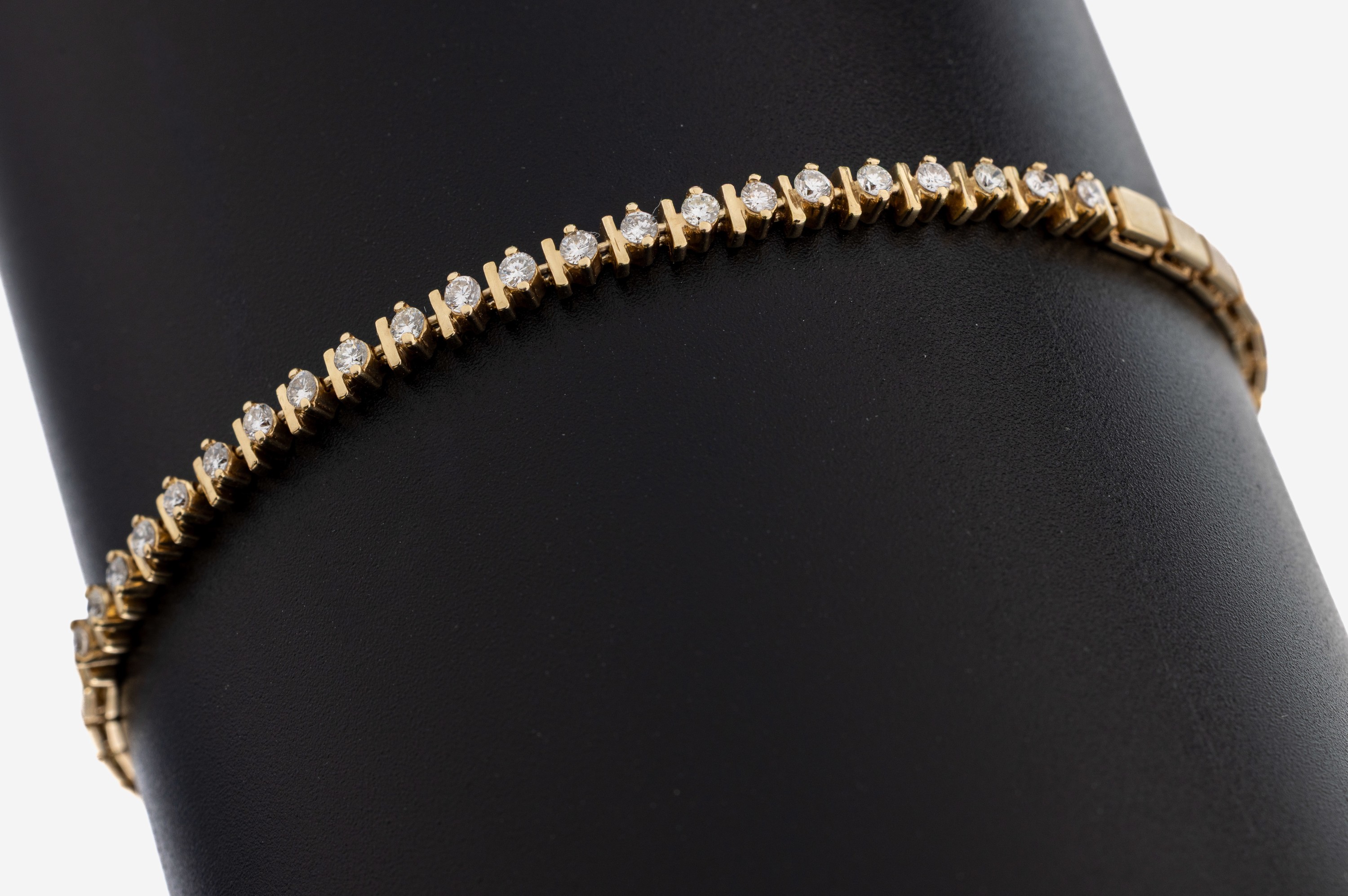 Image 27052880 - 14 kt Gold Brillant-Armband, GG 585/000, 22Brillanten zus. ca. 0.28 ct Weiß/si, L. ca. ...