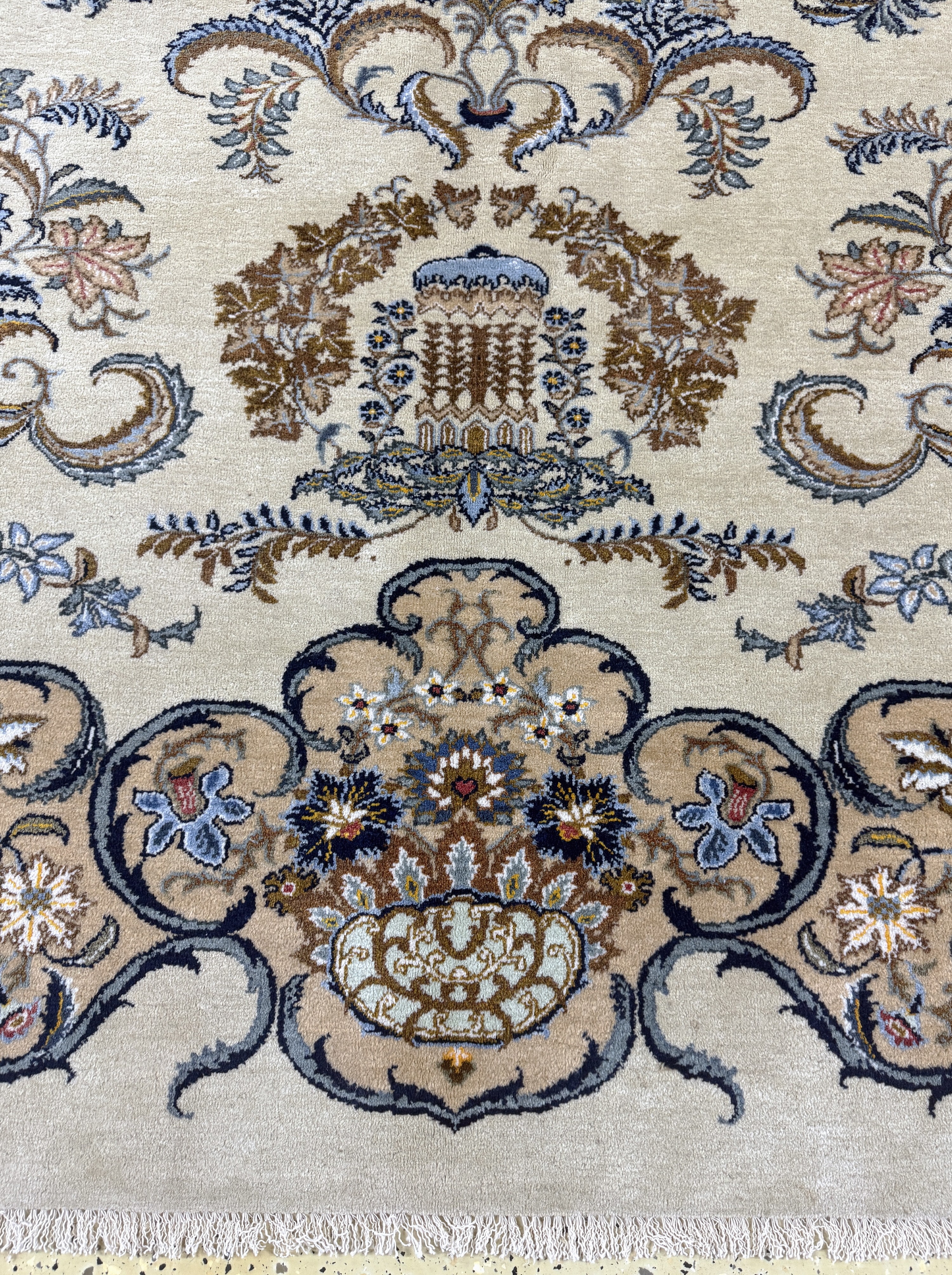 Detail b: Keschan alt, Persien, Mitte 20.Jhd, Wolle auf Baumwolle, ca. 400 x 310 cm, EHZ: 2