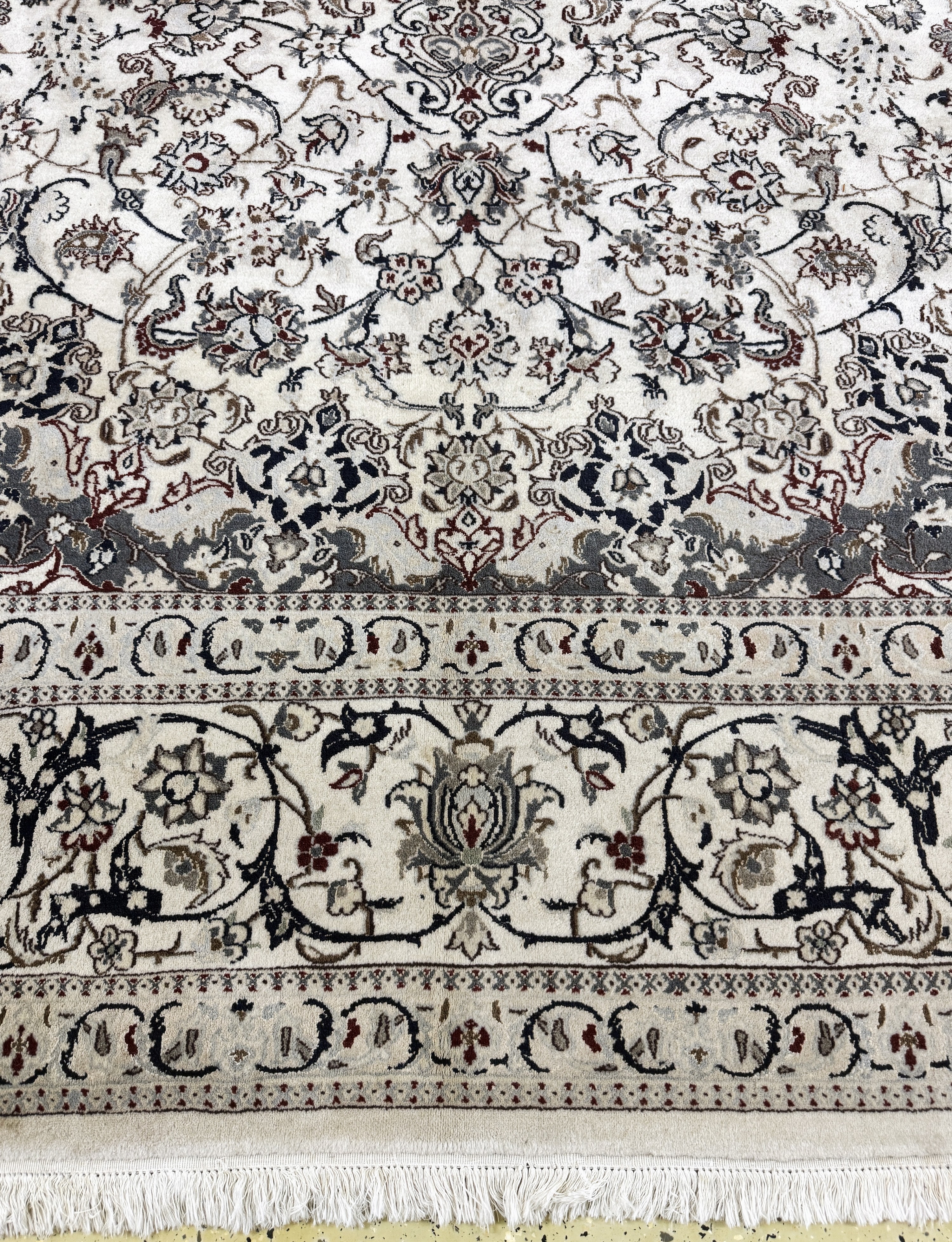 Detail b: Nain, Persien, Ende 20.Jhd, Wolle auf Baumwolle, ca. 395 x 300 cm, EHZ: 2