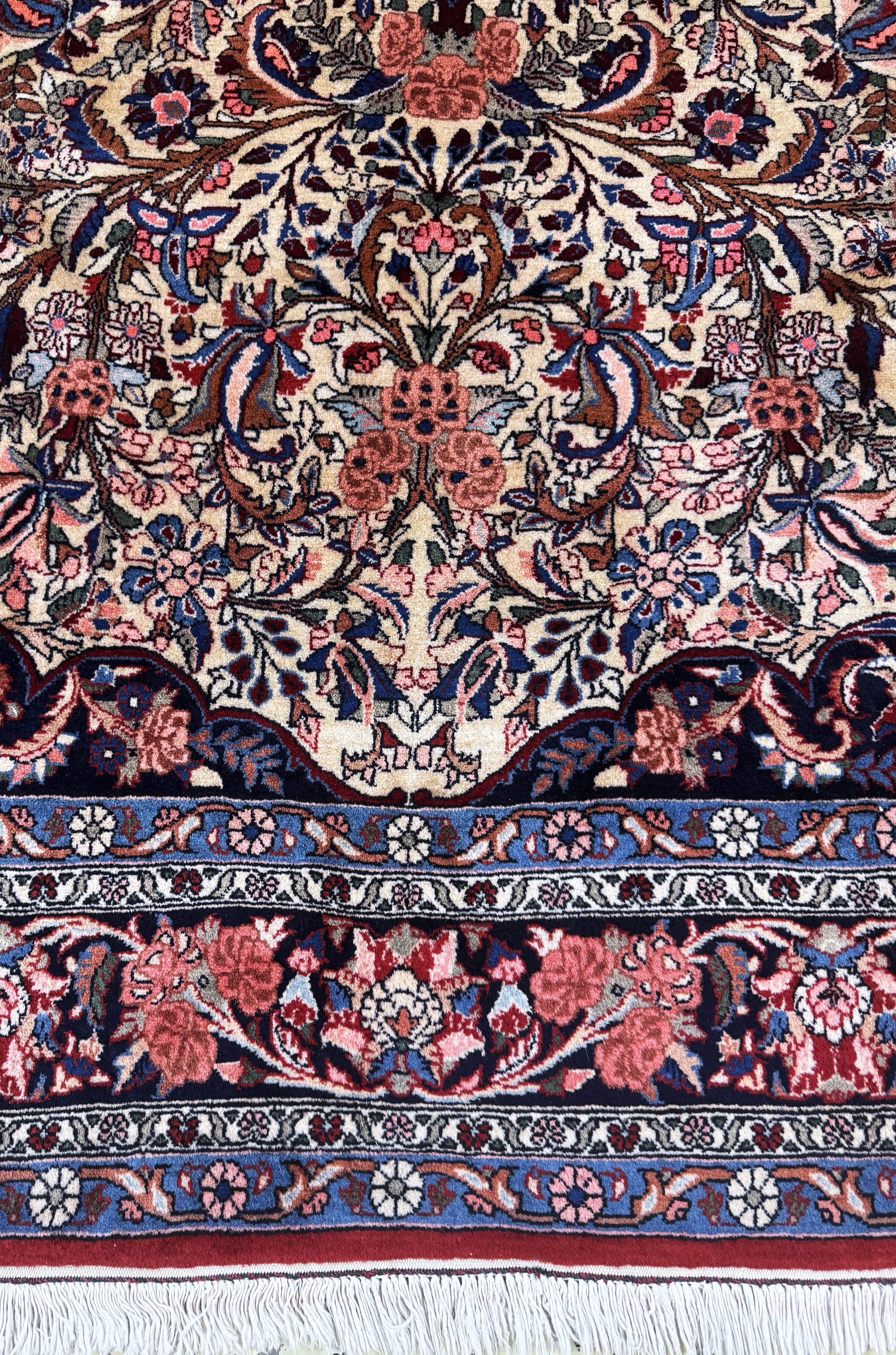 Detail c: Rosenbidjar Kork, Persien, Mitte 20.Jhd, Korkwolle auf Baumwolle, ca. 292 x 225 cm, gereinigt, EHZ: 1-2