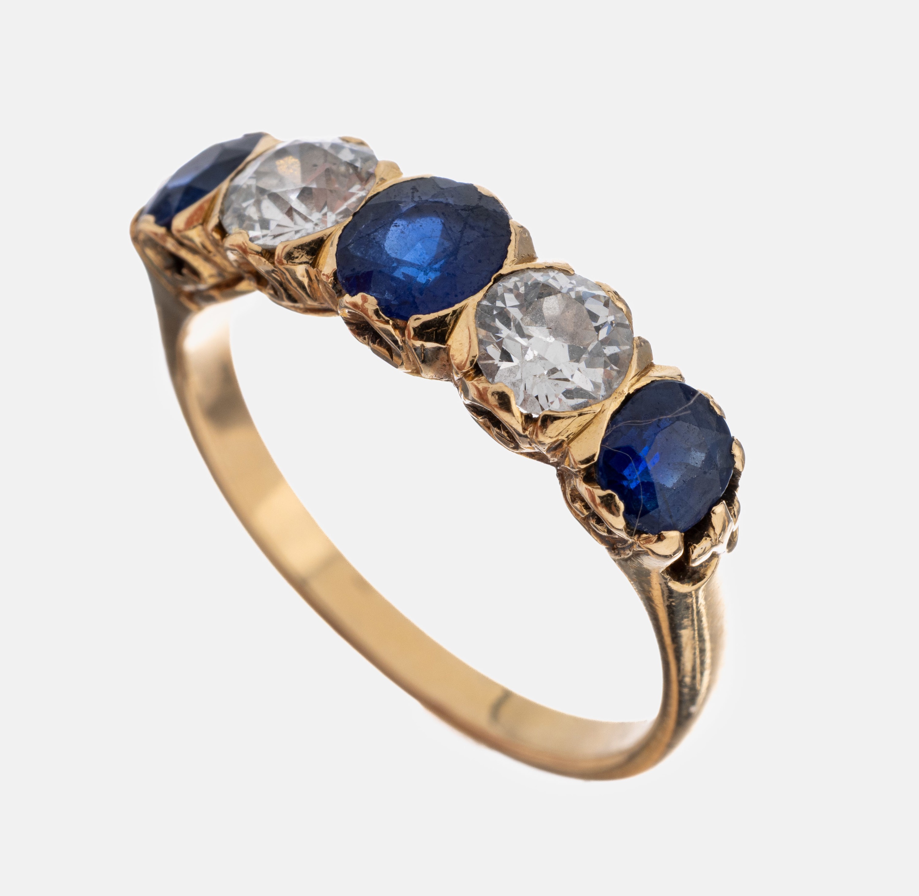 Image 27052999 - 14 kt Gold Saphir-Diamant-Ring, um 1900, GG585/000 gepr., 3 ovalfacett. Saphire zus. ...