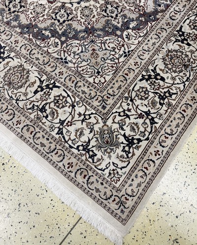 27052940e - Nain, Persien, Ende 20.Jhd, Wolle auf Baumwolle, ca. 395 x 300 cm, EHZ: 2 Schätzpreis: ...