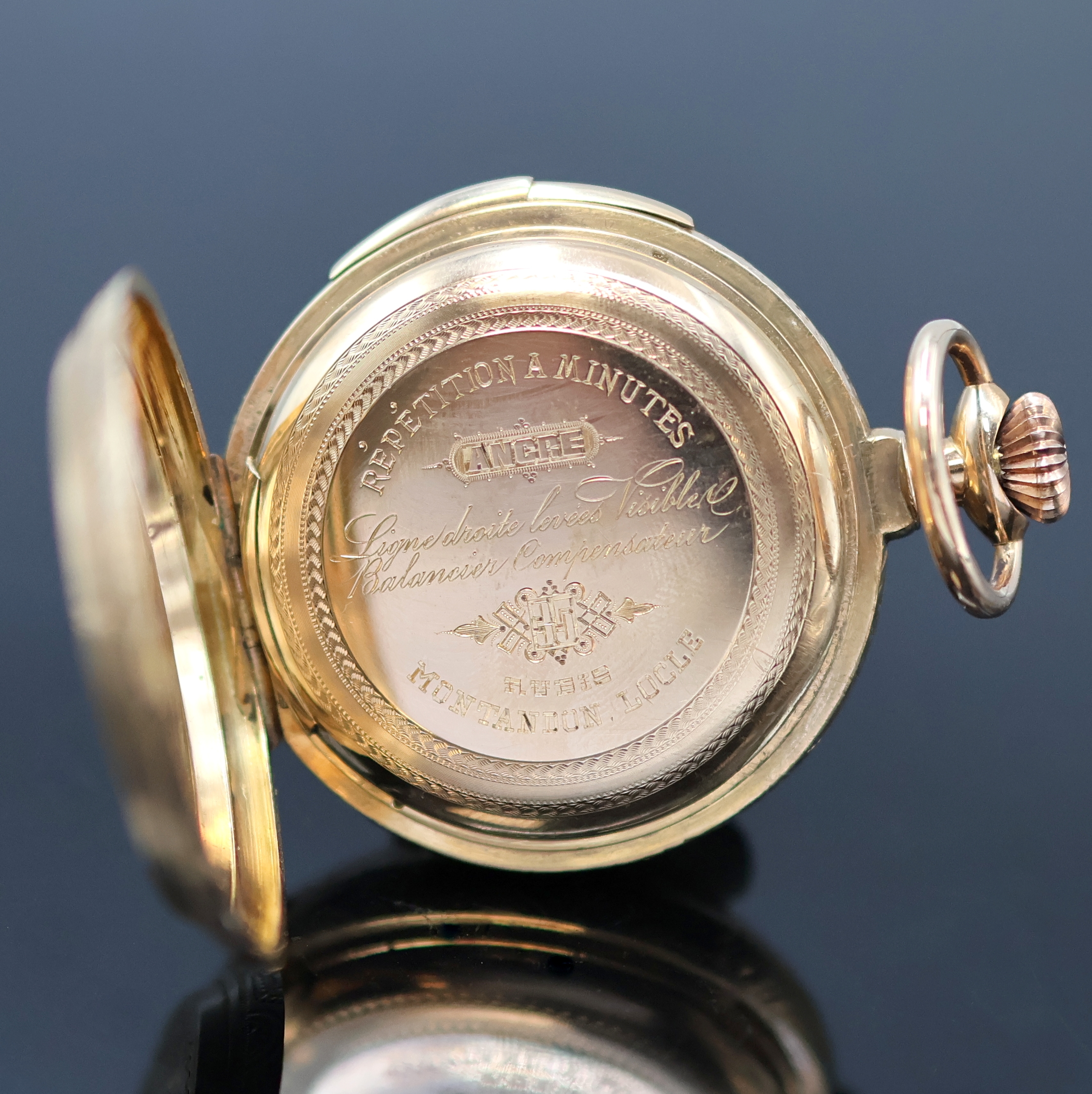 Detail d: MONTANDON LOCLE Herrensavonette mit Minuten- repetition in RG 750/000, Schweiz um 1880, reich grav. 3-Deckel-Goldgeh. m. à-Goutte Schlüssen, sign. ...