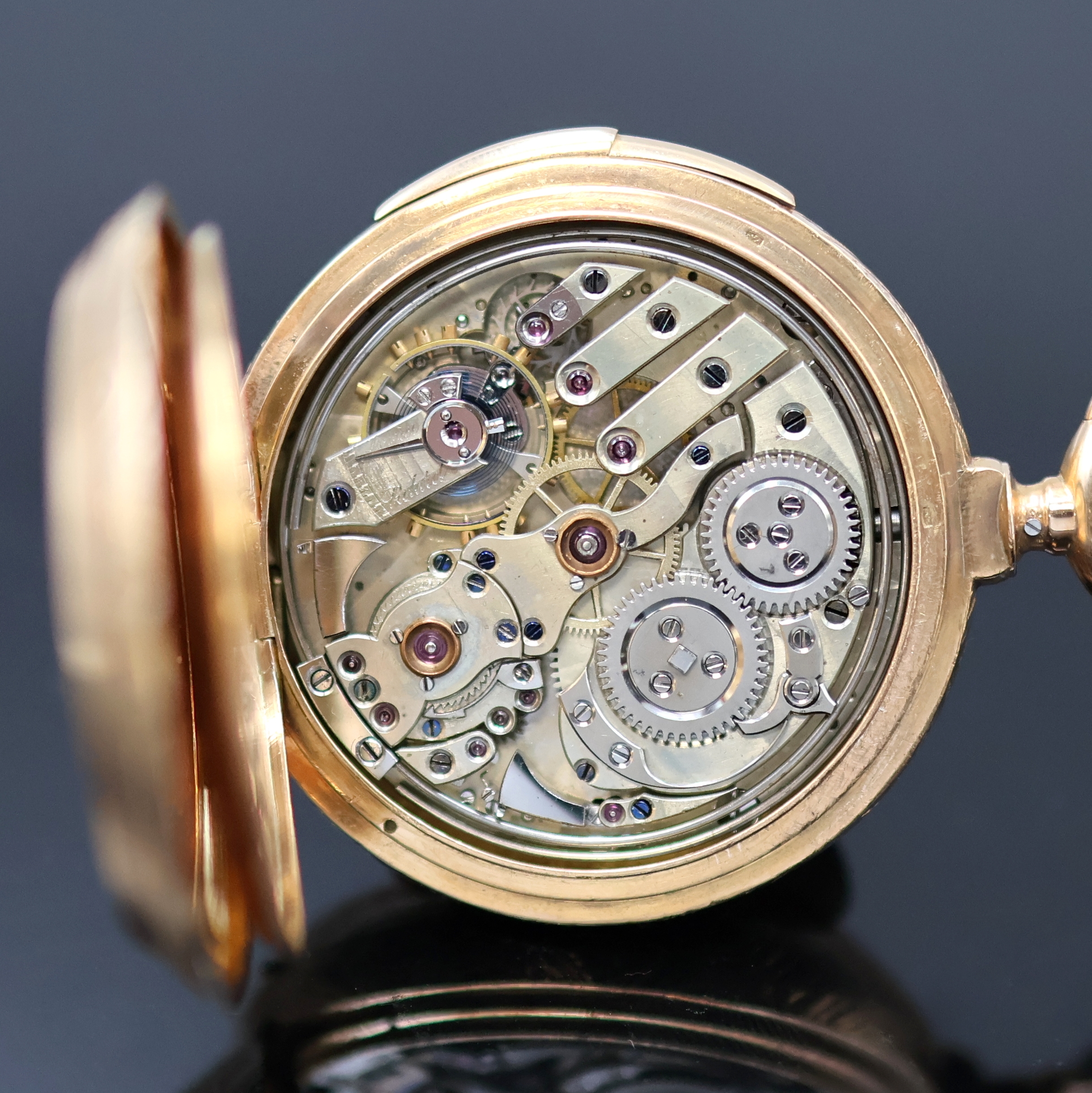Detail f: MONTANDON LOCLE Herrensavonette mit Minuten- repetition in RG 750/000, Schweiz um 1880, reich grav. 3-Deckel-Goldgeh. m. à-Goutte Schlüssen, sign. ...
