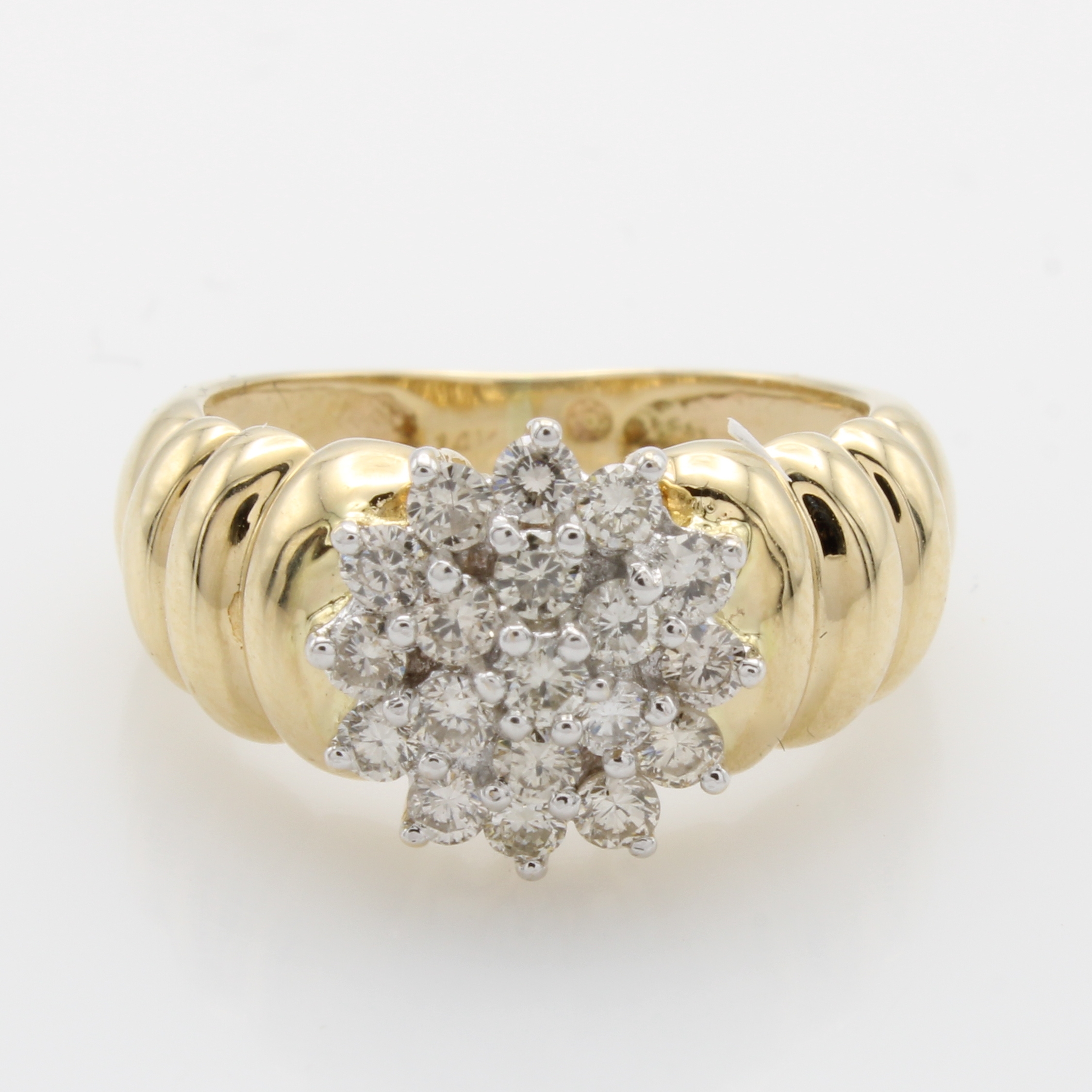 Image 27053076 - Ring mit Brillanten, GG 585/000, Brill. blütenf. gef. zus. ca. 0.38 ct feines Weiß/ ...