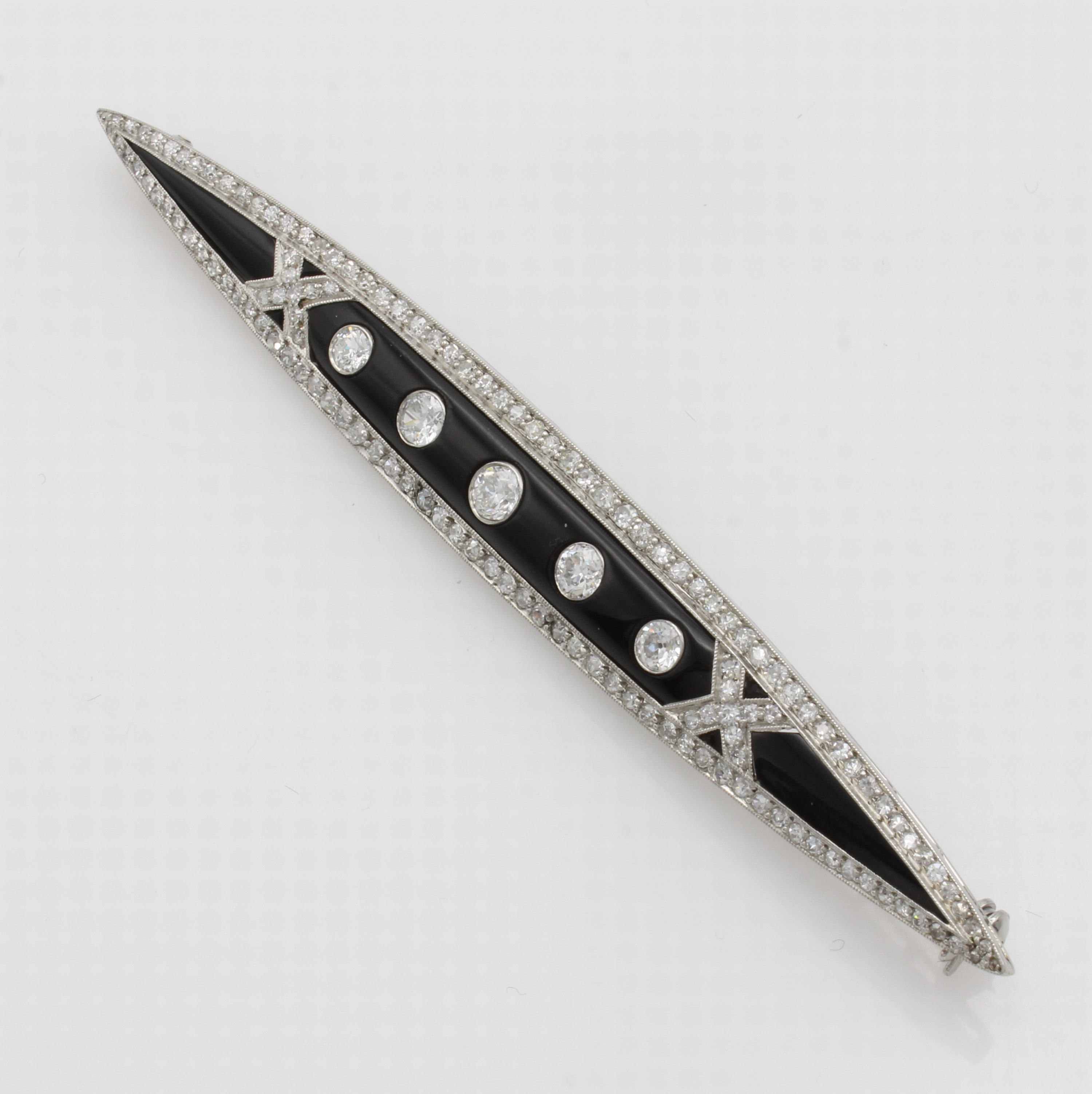 Image 27053091 - Art Deco Brosche mit Onyx und Diamanten, Platin 950/000, navettef. Onyx, Diam. zus. ...
