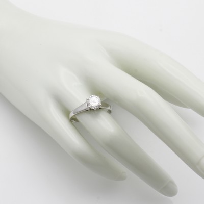 27053068c - Ring mit Brillantsolitär, WG 585/000, Brill. in Krappenfassung ca. 1 ct feines ...