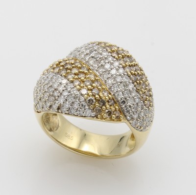 27053071b - Ring mit Brillanten und Diamanten, GG 585/ 000, Brill. zus. ca. 2.14 ct Weiß/si, Diam. ...