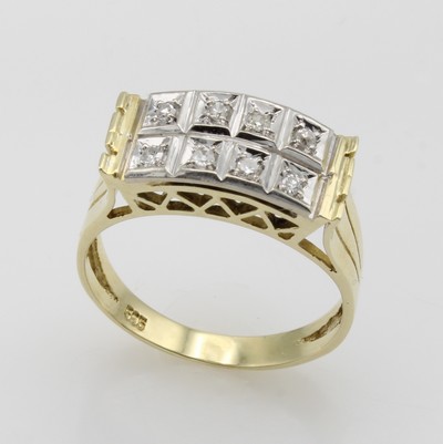 27053073b - Ring mit Diamanten, GG/WG 585/000, 8 Diam. in carréef. Fassungen zus. ca. 0.16 ct ...