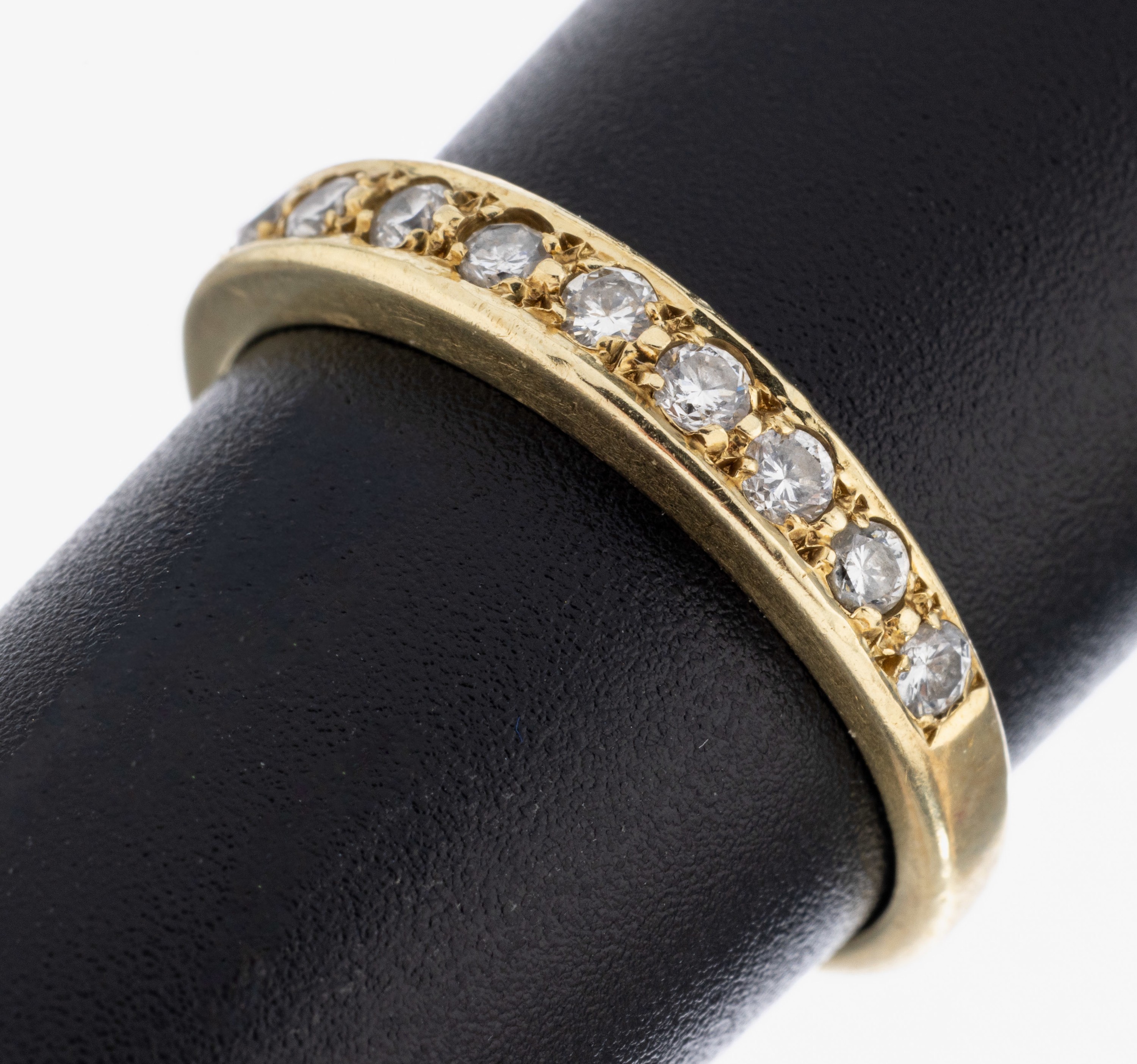 Image 27053130 - 14 kt Gold Brillant-Ring, GG 585/000, 10 Brillanten zus. ca. 0.30 ct (grav.) ...