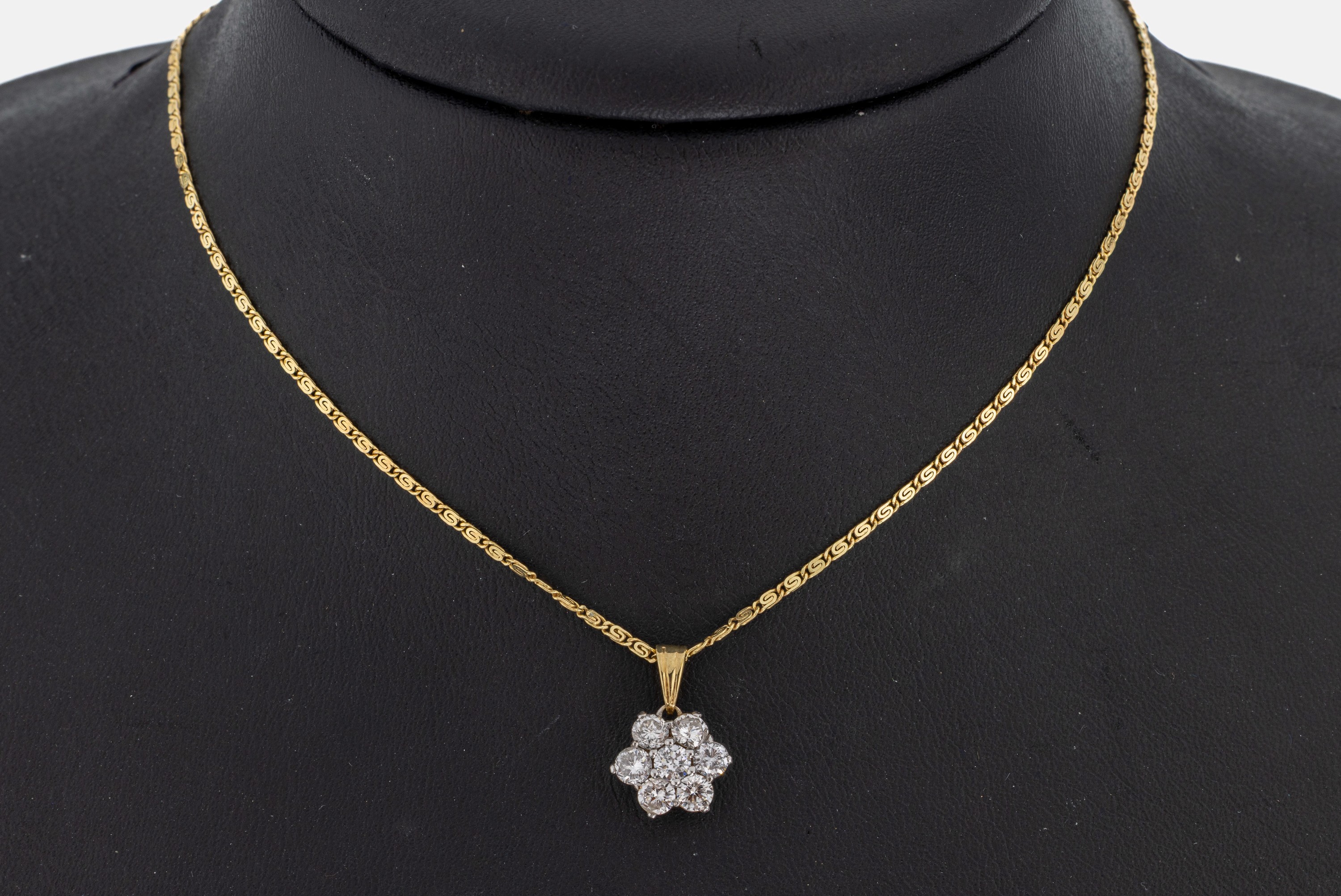Image 27053162 - 14 kt Gold Brillant-Anhänger, GG/WG 585/000, 7 in WG gefasste Brillanten zus. ca. 1.05 ...