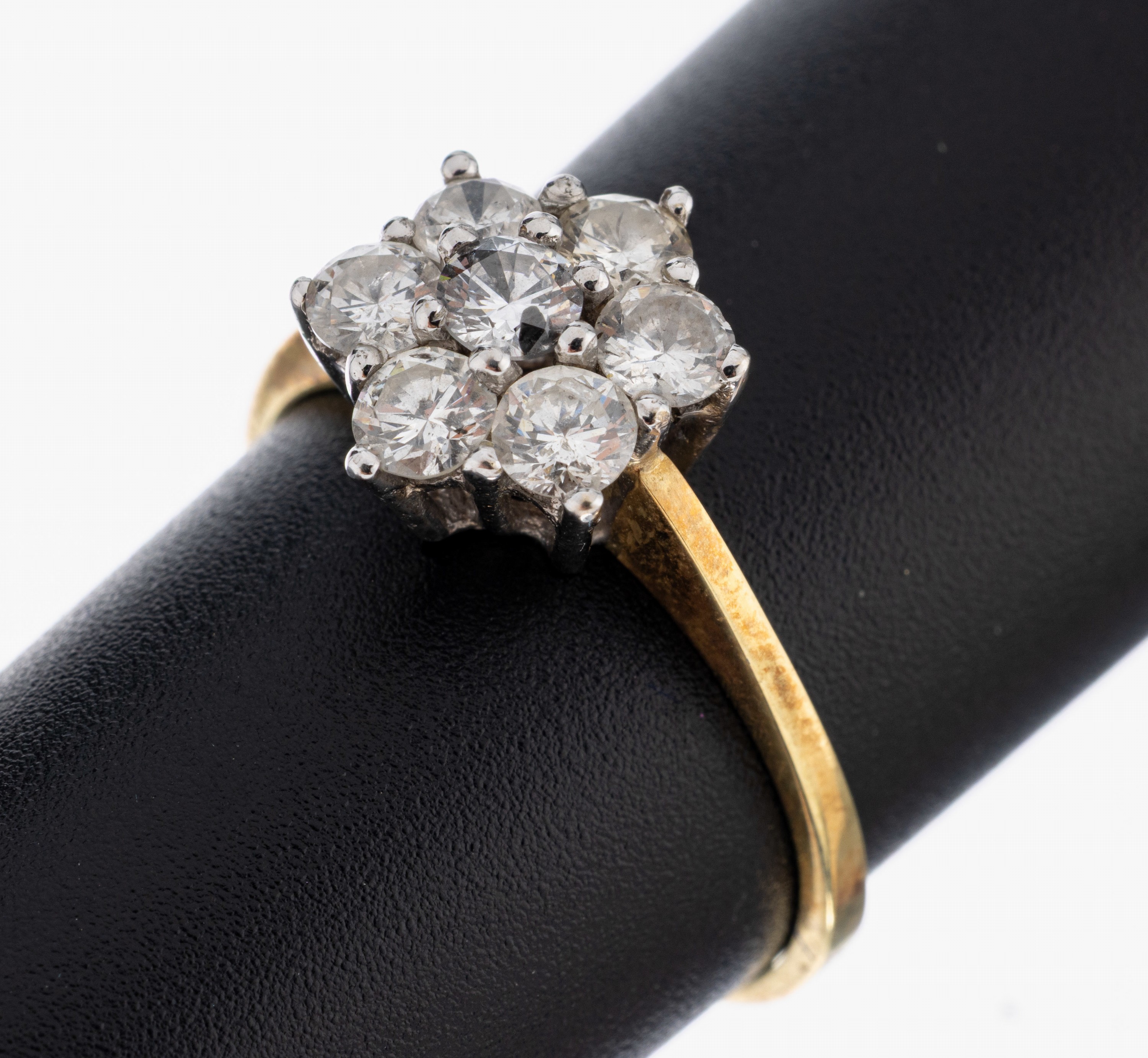 14 kt Gold Brillant-Ring, GG/WG 585/000, 7 in WG gefasste Brillanten zus. ca. 1.0 ct feines Weiß-Weiß/p, RW 57, ca. 2.7 g, passend zu Kat.-Nr. ...