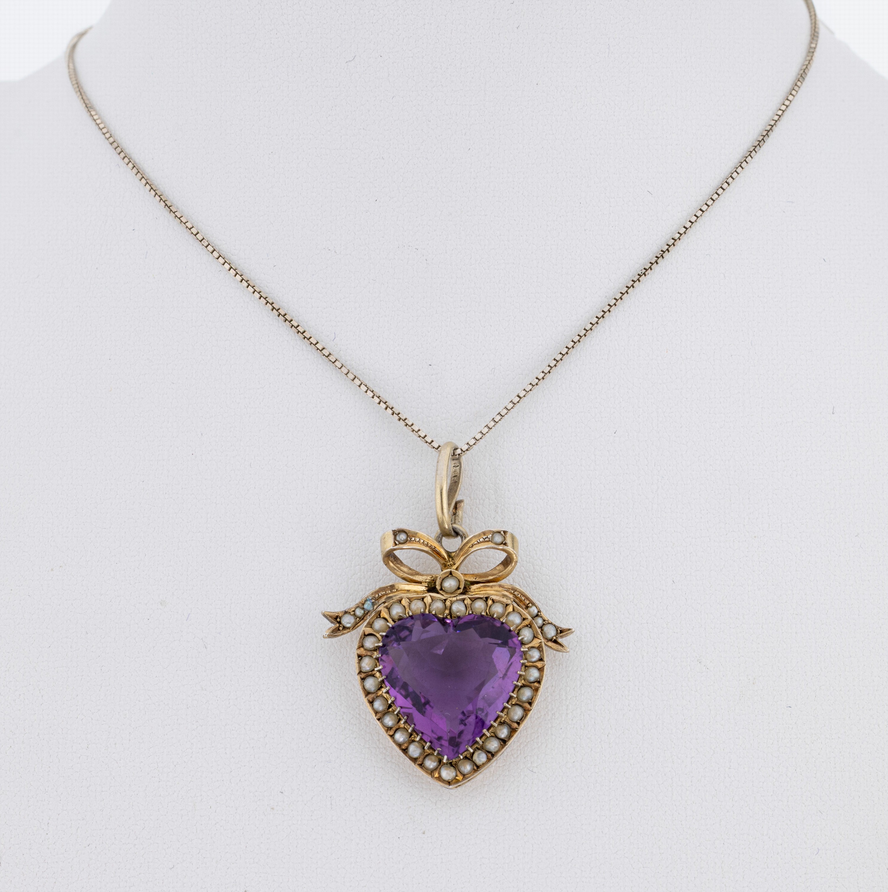 Image 27053191 - Amethyst-Perl-Anhänger, um 1900, 830er Silber verg., facett. Amethyst-Herz, kl. ...