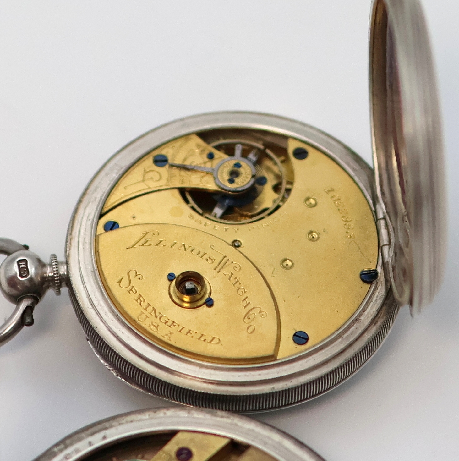 Detail d: 3 offene, englische Sterlingsilber Schlüssel- Taschenuhren und eine weitere Savonette in Silber, England/Schweiz/USA um 1870 - 1900, Zifferbl. 3 x ...