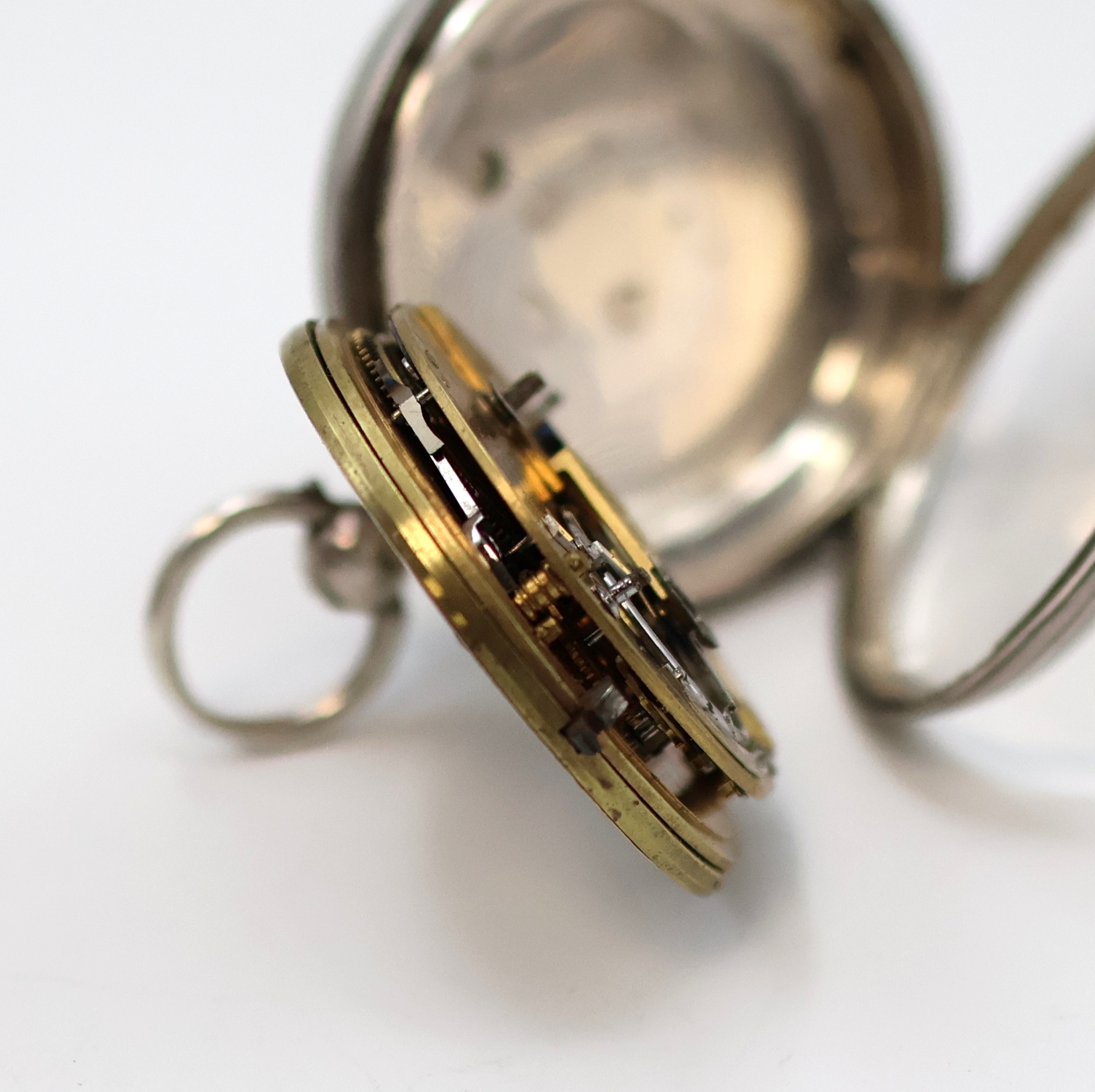 Detail i: 3 offene, englische Sterlingsilber Schlüssel- Taschenuhren und eine weitere Savonette in Silber, England/Schweiz/USA um 1870 - 1900, Zifferbl. 3 x ...