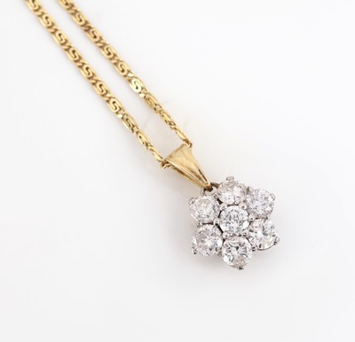 27053162a - 14 kt Gold Brillant-Anhänger, GG/WG 585/000, 7 in WG gefasste Brillanten zus. ca. 1.05 ...