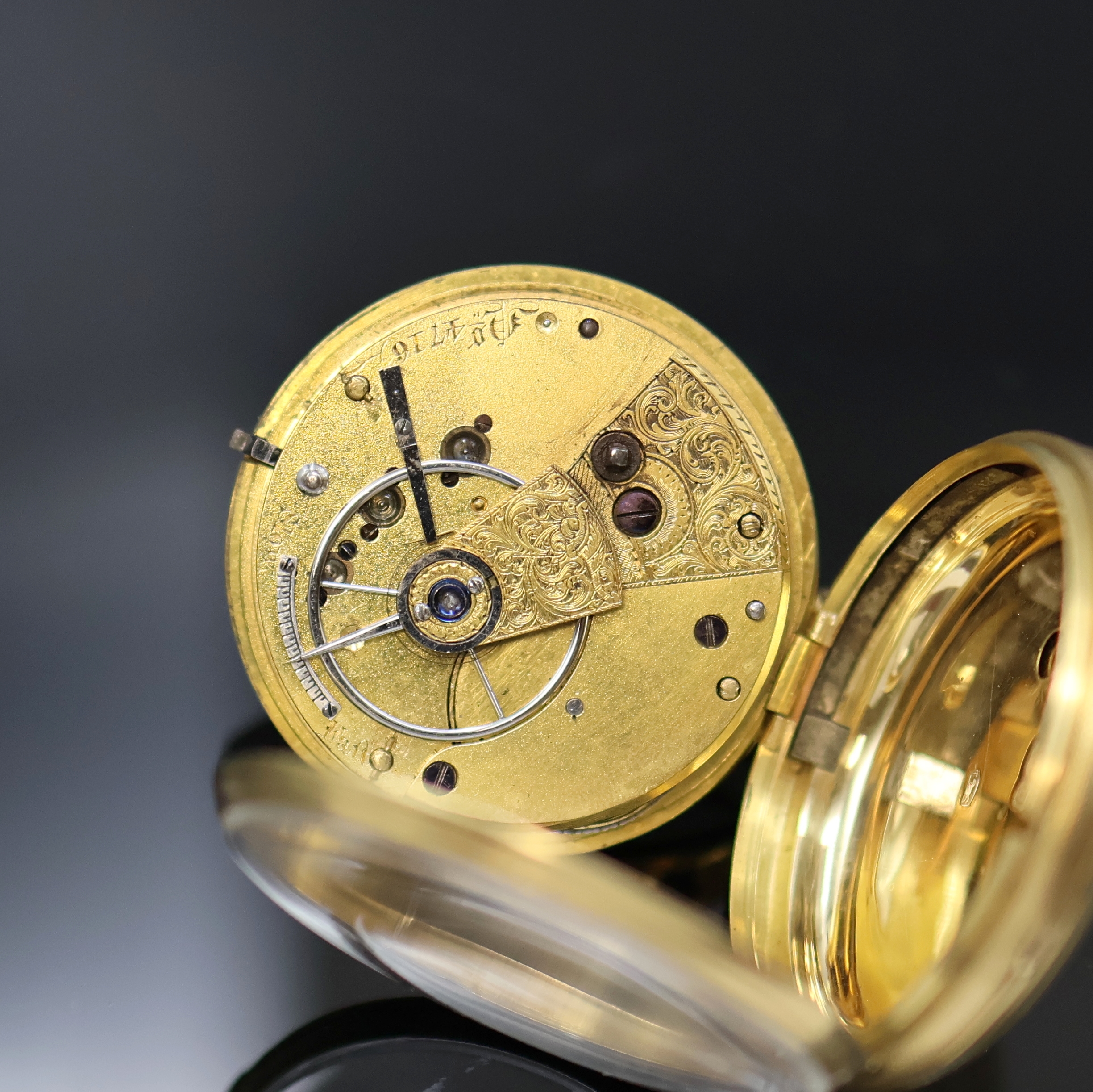 Detail e: Offene GG 750/000 Spitzzahnanker- Herrentaschenuhr Nr. 4716, Hallmark London 1837, guill. Geh. ber., guill. Rand, Emailzifferbl. riss., kl. Sek. bei ...