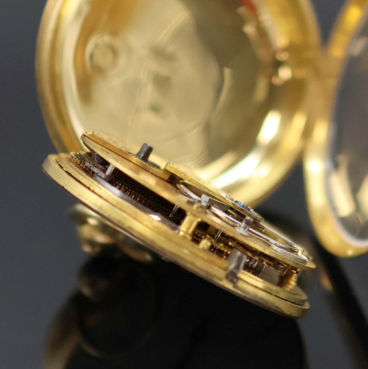 Detail f: Offene GG 750/000 Spitzzahnanker- Herrentaschenuhr Nr. 4716, Hallmark London 1837, guill. Geh. ber., guill. Rand, Emailzifferbl. riss., kl. Sek. bei ...