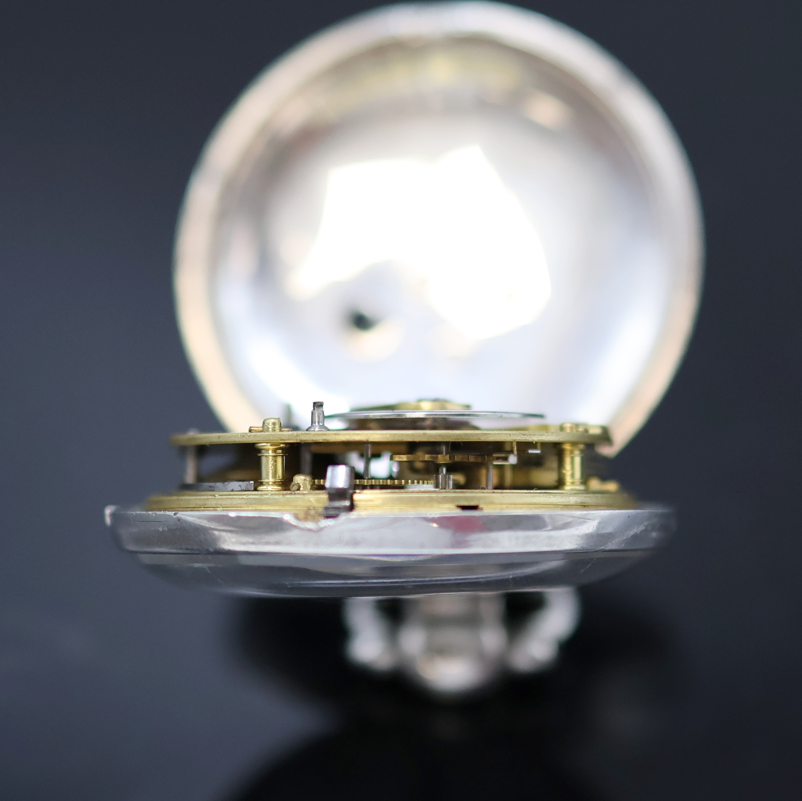Detail e: BEESLEY Liverpool schwere Ankertaschenuhr im Sterlingsilber Doppelgehäuse, Hallmark London 1840, glatte Geh., Emailzifferbl. riss., kl. Sek. bei 6, ...