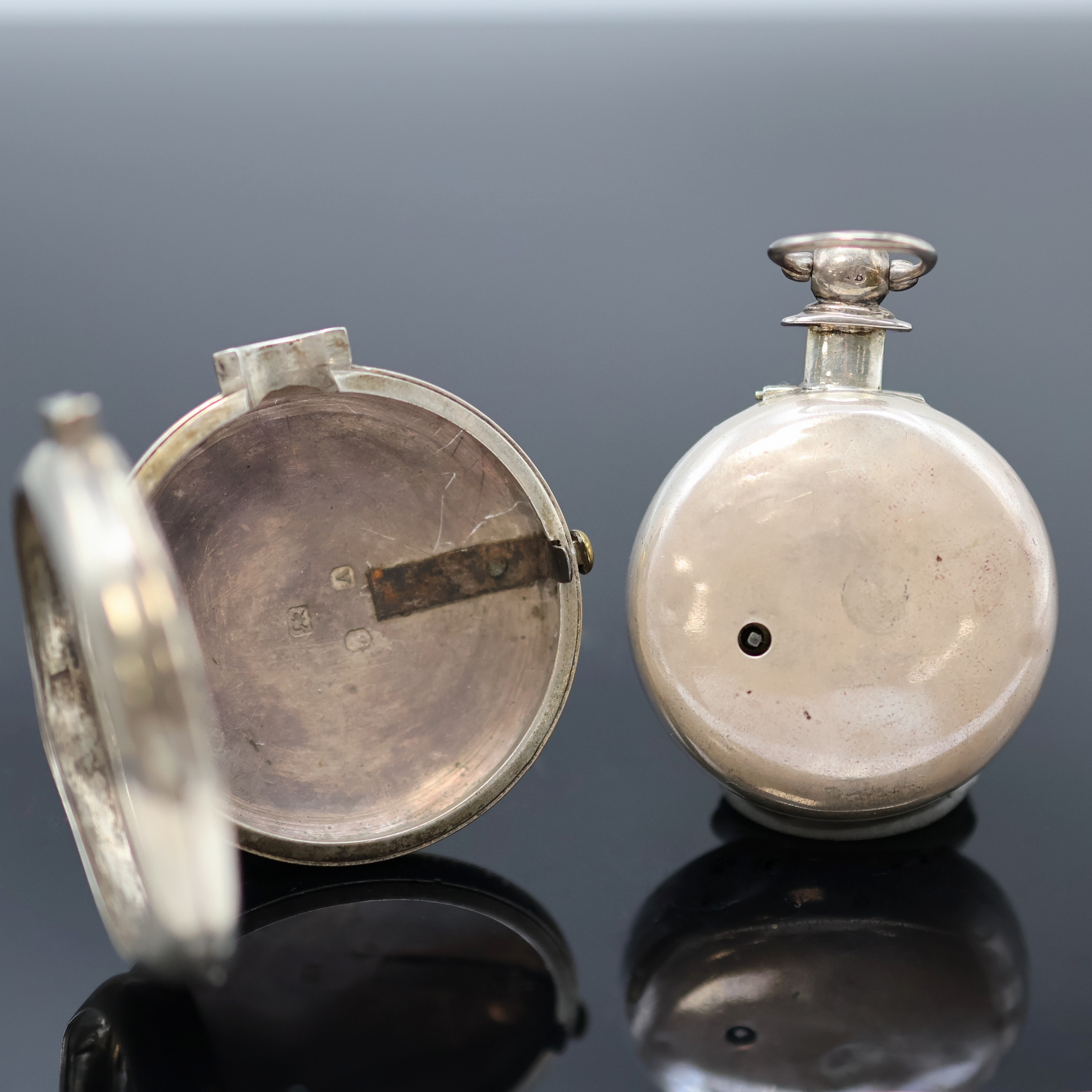 Detail b: Spindeltaschenuhr im Sterlingsilber- Doppelgehäuse Nr. 11082, Hallmark Birmingham 1840, glatte Geh. dell., Emailzifferbl. m. fetten röm. Zahlen ...