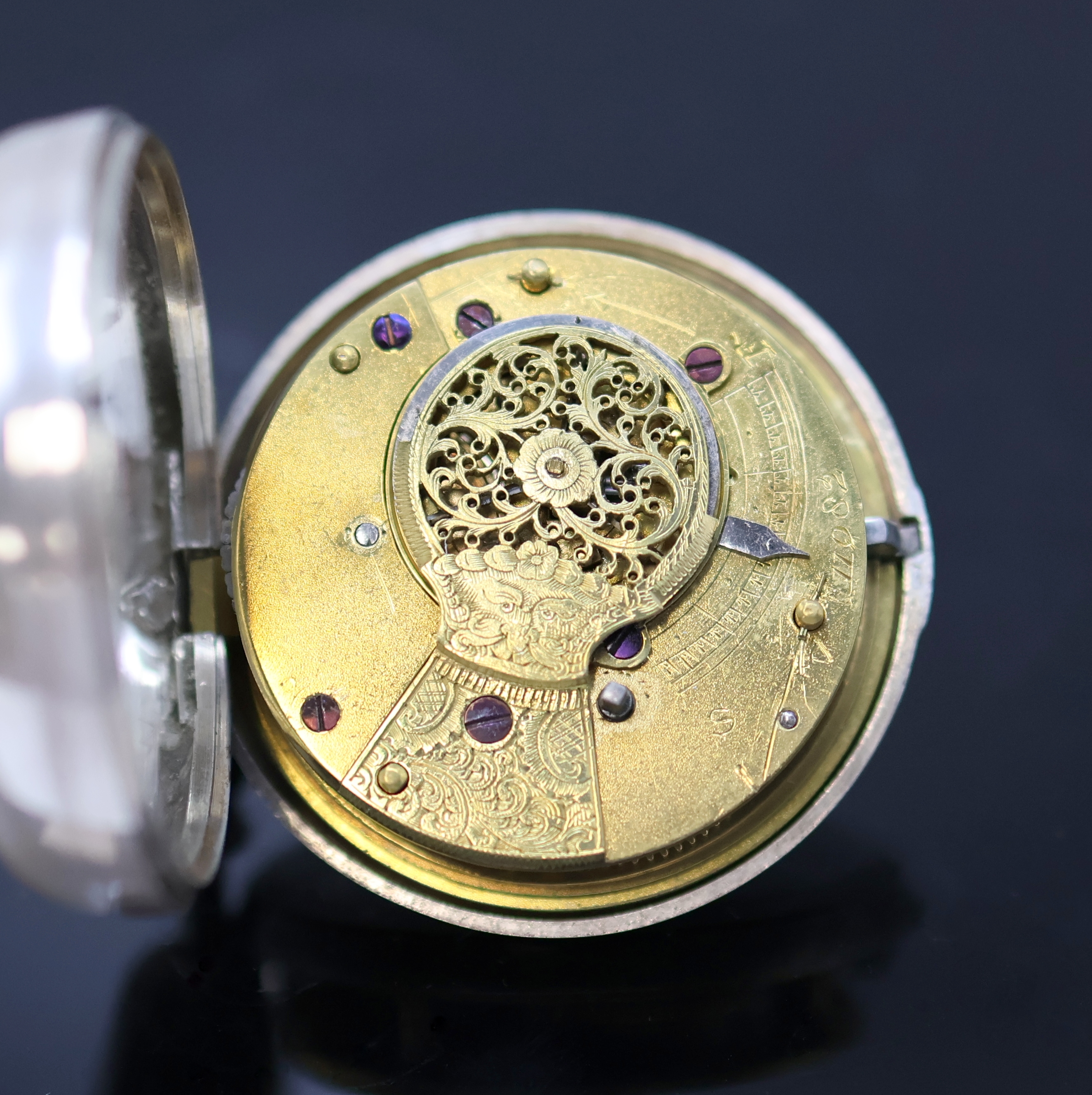 Detail d: Spindeltaschenuhr im Sterlingsilber- Doppelgehäuse Nr. 11082, Hallmark Birmingham 1840, glatte Geh. dell., Emailzifferbl. m. fetten röm. Zahlen ...