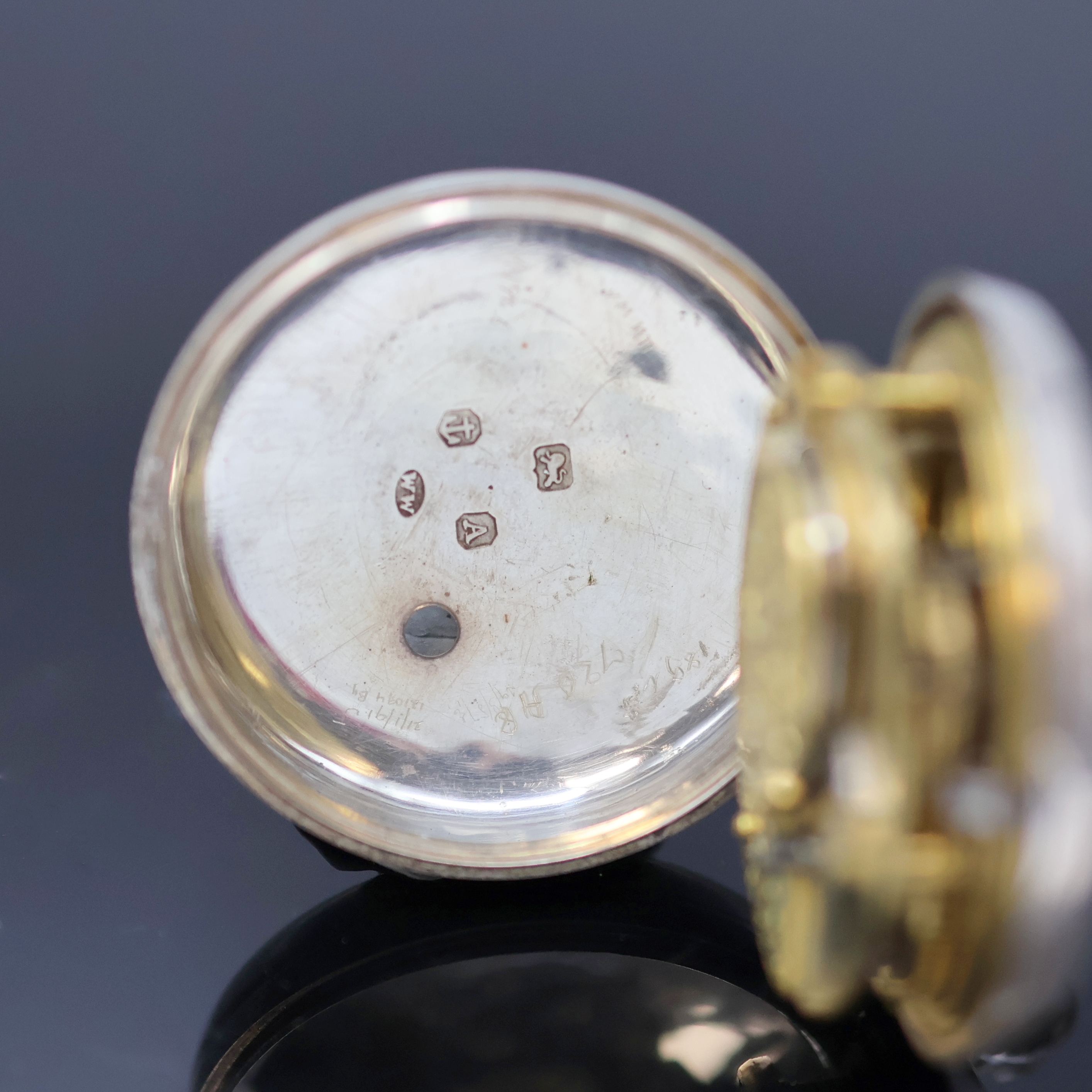 Detail g: Spindeltaschenuhr im Sterlingsilber- Doppelgehäuse Nr. 11082, Hallmark Birmingham 1840, glatte Geh. dell., Emailzifferbl. m. fetten röm. Zahlen ...