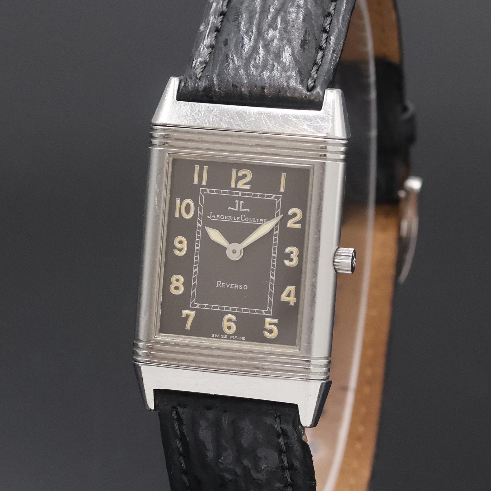 Detail a: Jaeger-LeCoultre Reverso Damenarmbanduhr Referenz 251.8.86, Handaufzug, Schweiz um 1995, um 180 Grad drehbares Wendegehäuse inkl. Lederband m. orig. ...