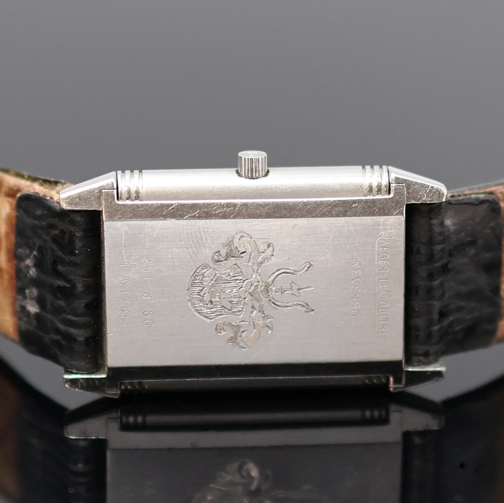 Detail f: Jaeger-LeCoultre Reverso Damenarmbanduhr Referenz 251.8.86, Handaufzug, Schweiz um 1995, um 180 Grad drehbares Wendegehäuse inkl. Lederband m. orig. ...