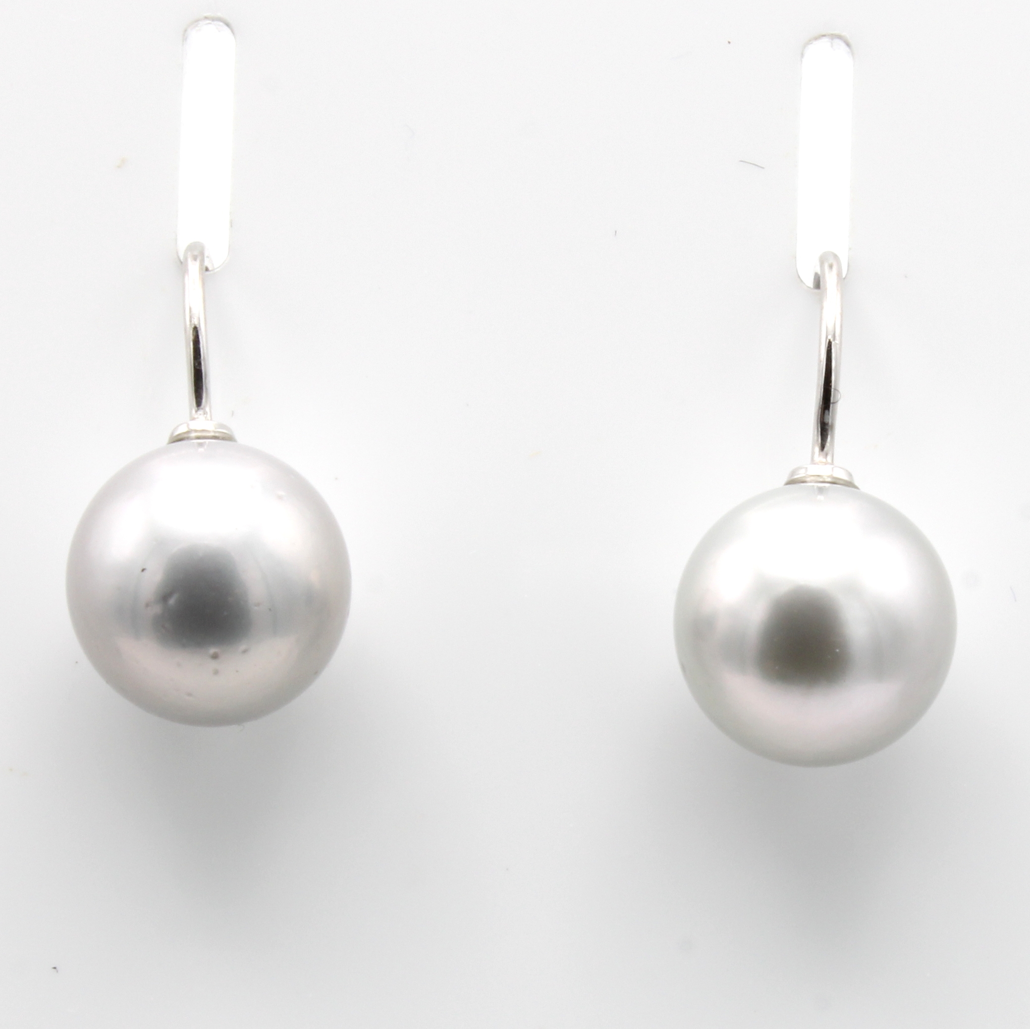 Image 27054059 - Paar Ohrhaken mit Tahitiperlen, WG 585/000, hellgraue Perlen D. ca. 11.25 mm ...