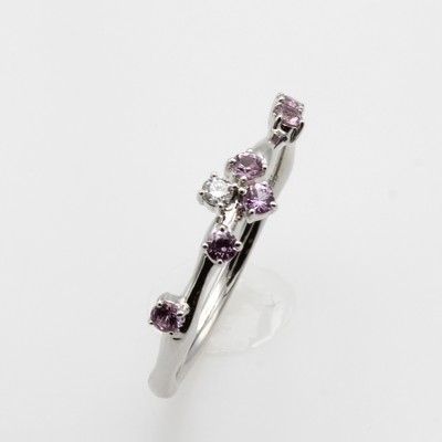 27054070a - Ring mit pinkf. Saphiren und Brillanten, WG 750/000, Saphire zus. ca. 0.24 ct, Brill. ...