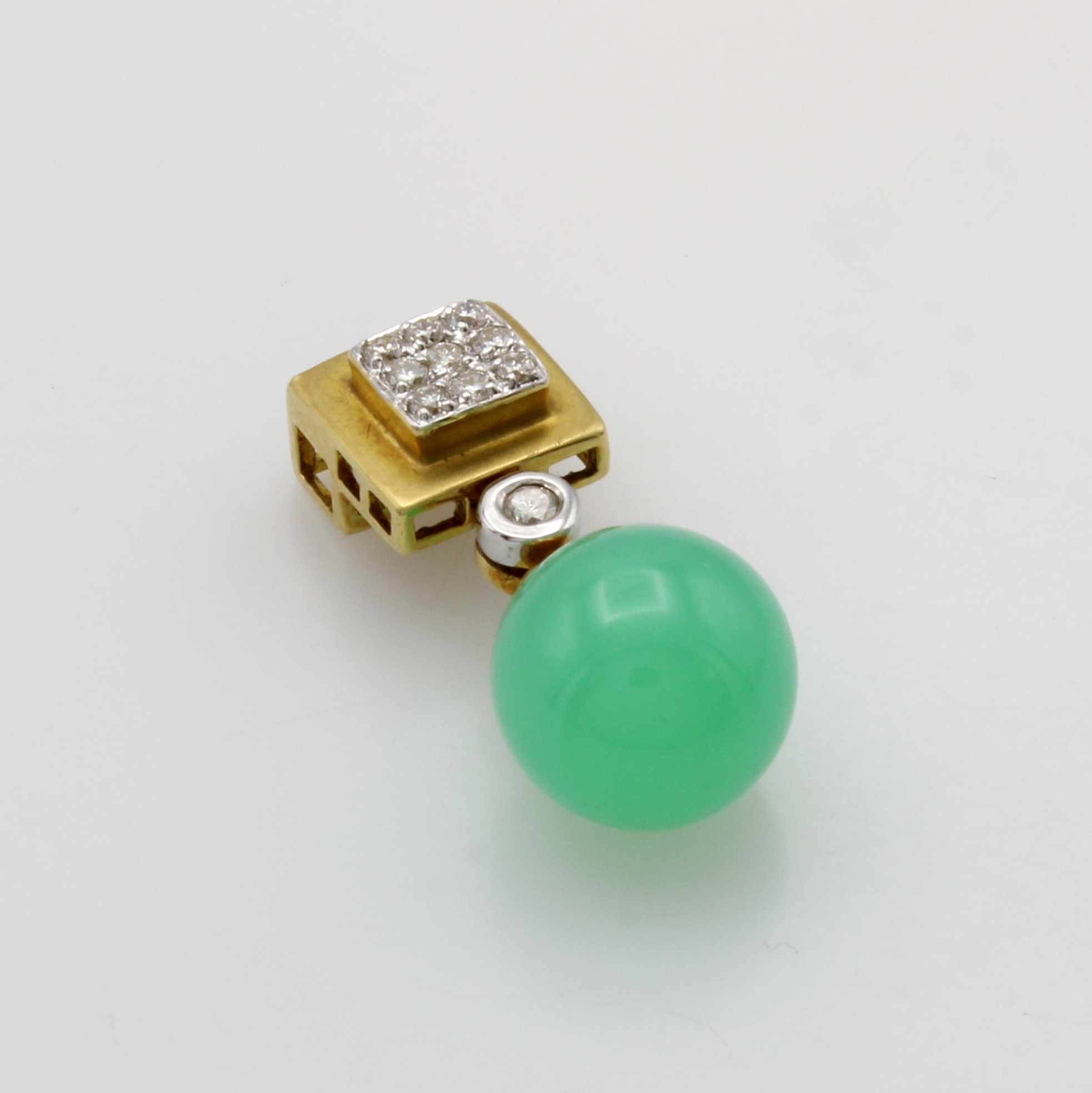 Image 27054137 - Anhänger mit Chrysopras und Brillanten, GG 750/000, Brill. zus. ca. 0,10 ct Weiß/si, 1 ...